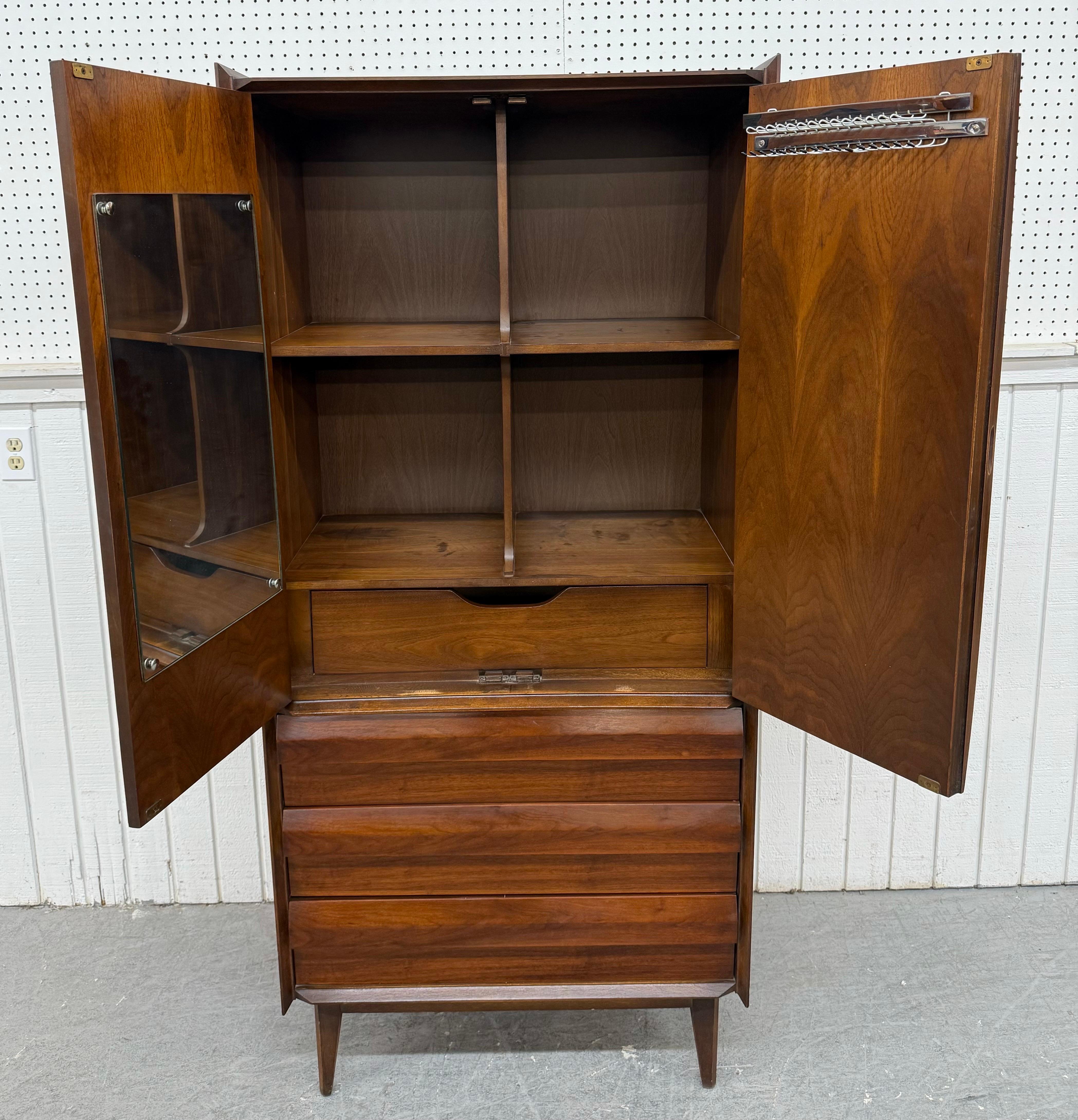 Mid-Century Modern Lane 1st Edition Walnut Armoire In Good Condition In Clarksboro, NJ