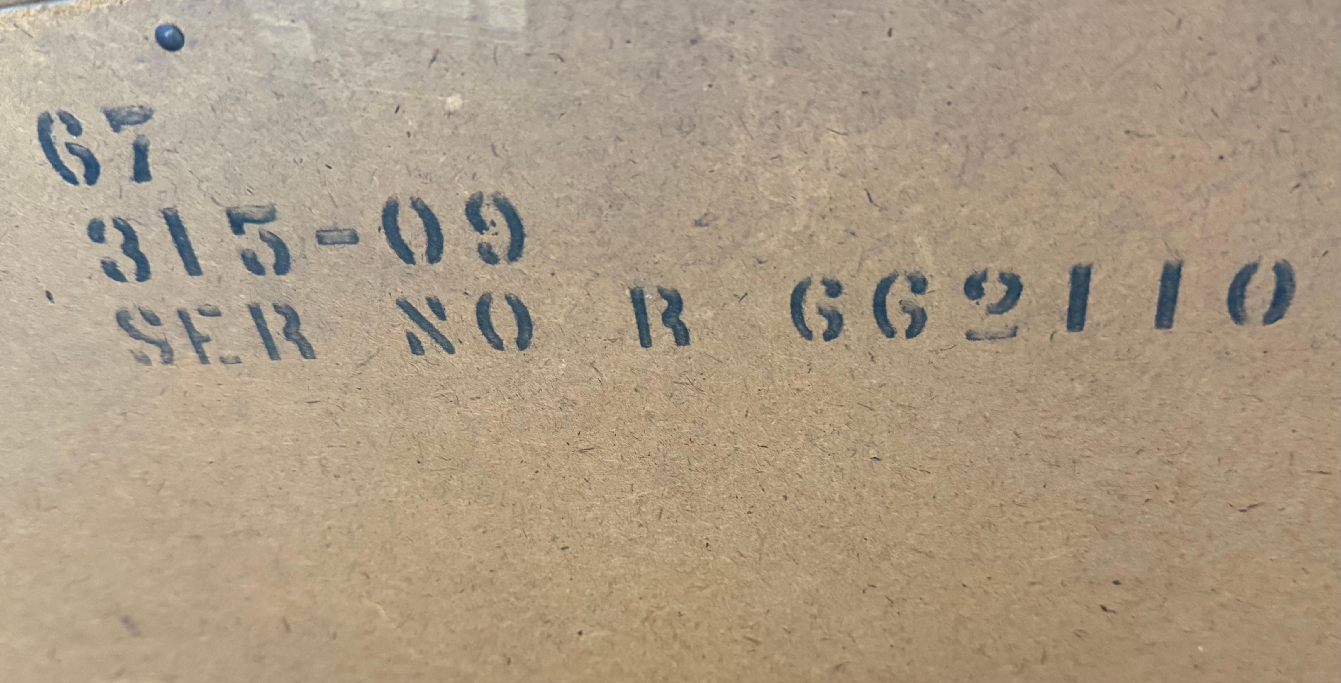 Cómoda de madera de nogal Lane 1st Edition Mid-Century Modern en venta 7