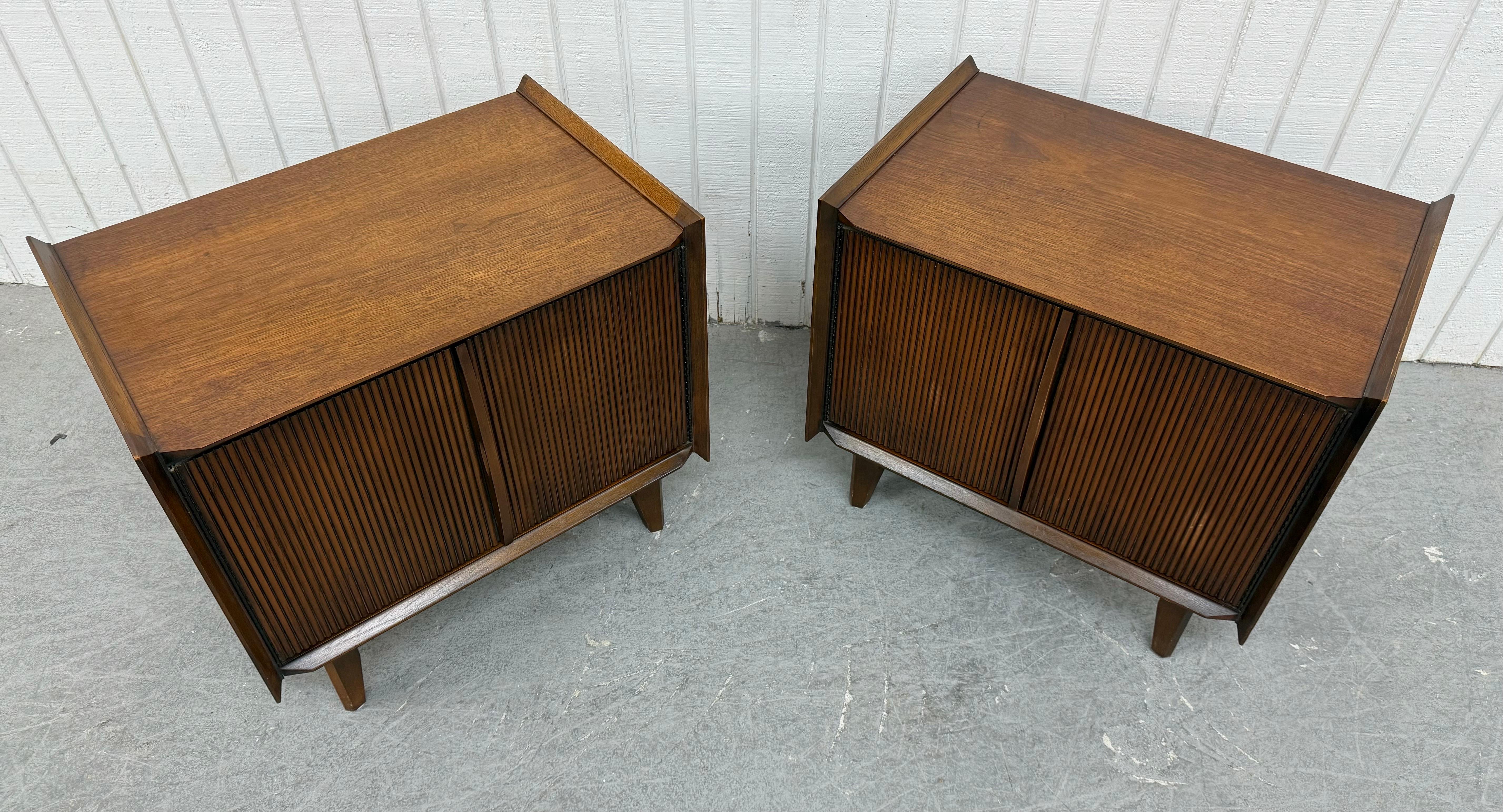 Wood Mid-Century Modern Lane 1st Edition Walnut Nightstands - Set of 2