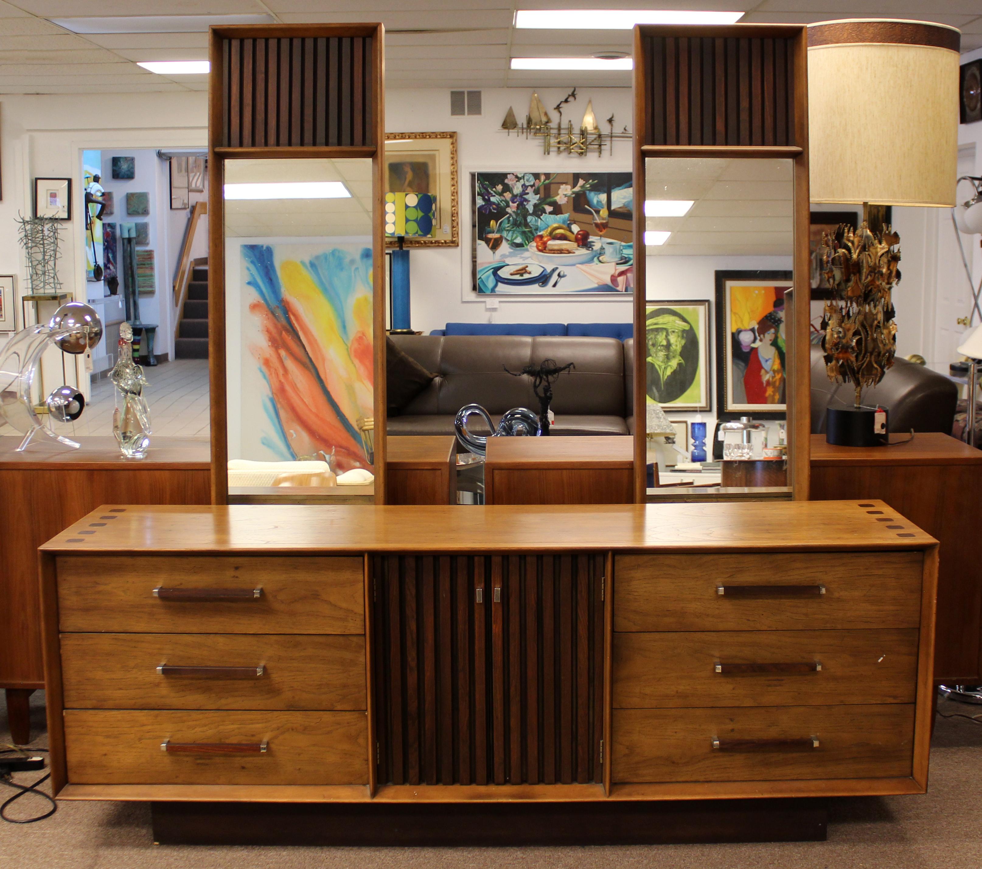 Late 20th Century Mid Century Modern Lane 5 Pc Rosewood Bedroom Set Dresser Headboard Cabinet 70s