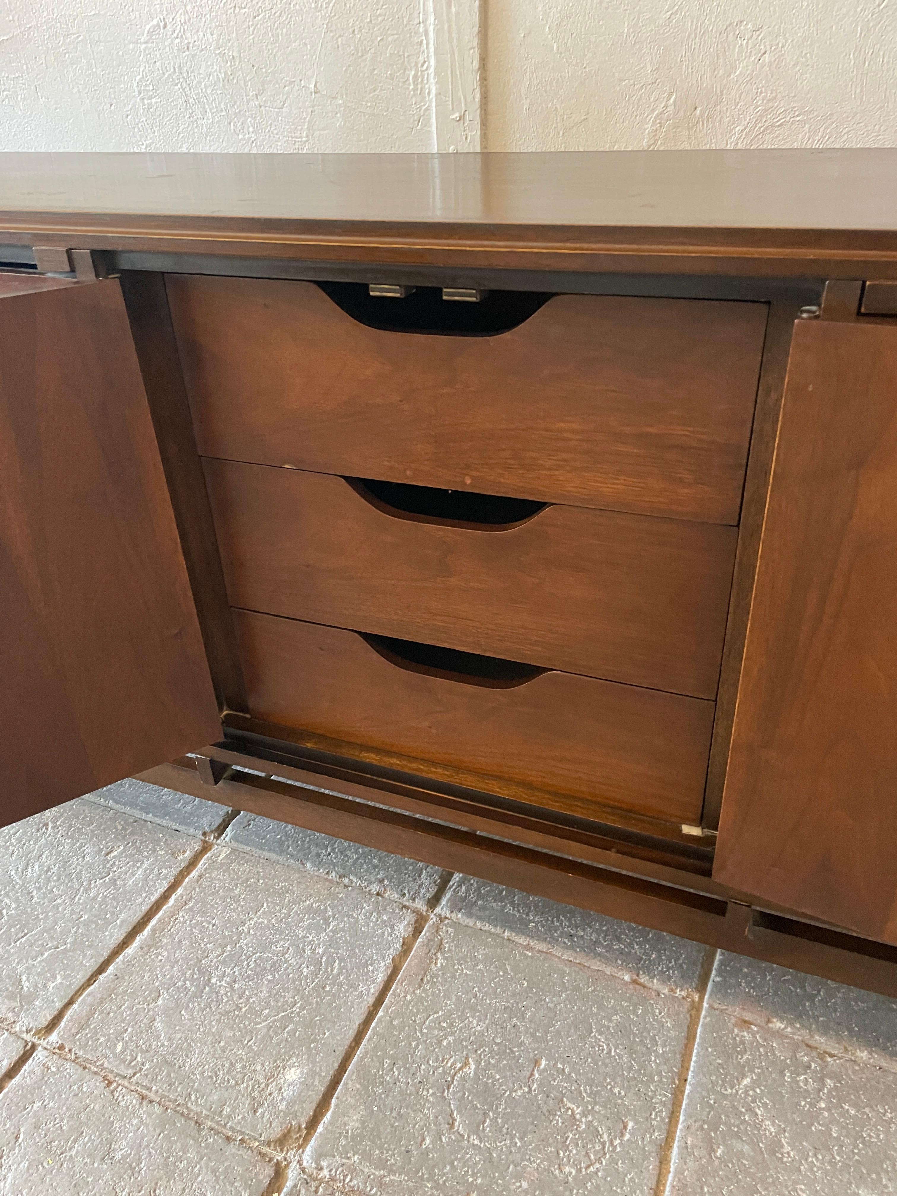 Woodwork Mid Century Modern Lane 9 Drawer Walnut Credenza or Dresser Brass Knobs