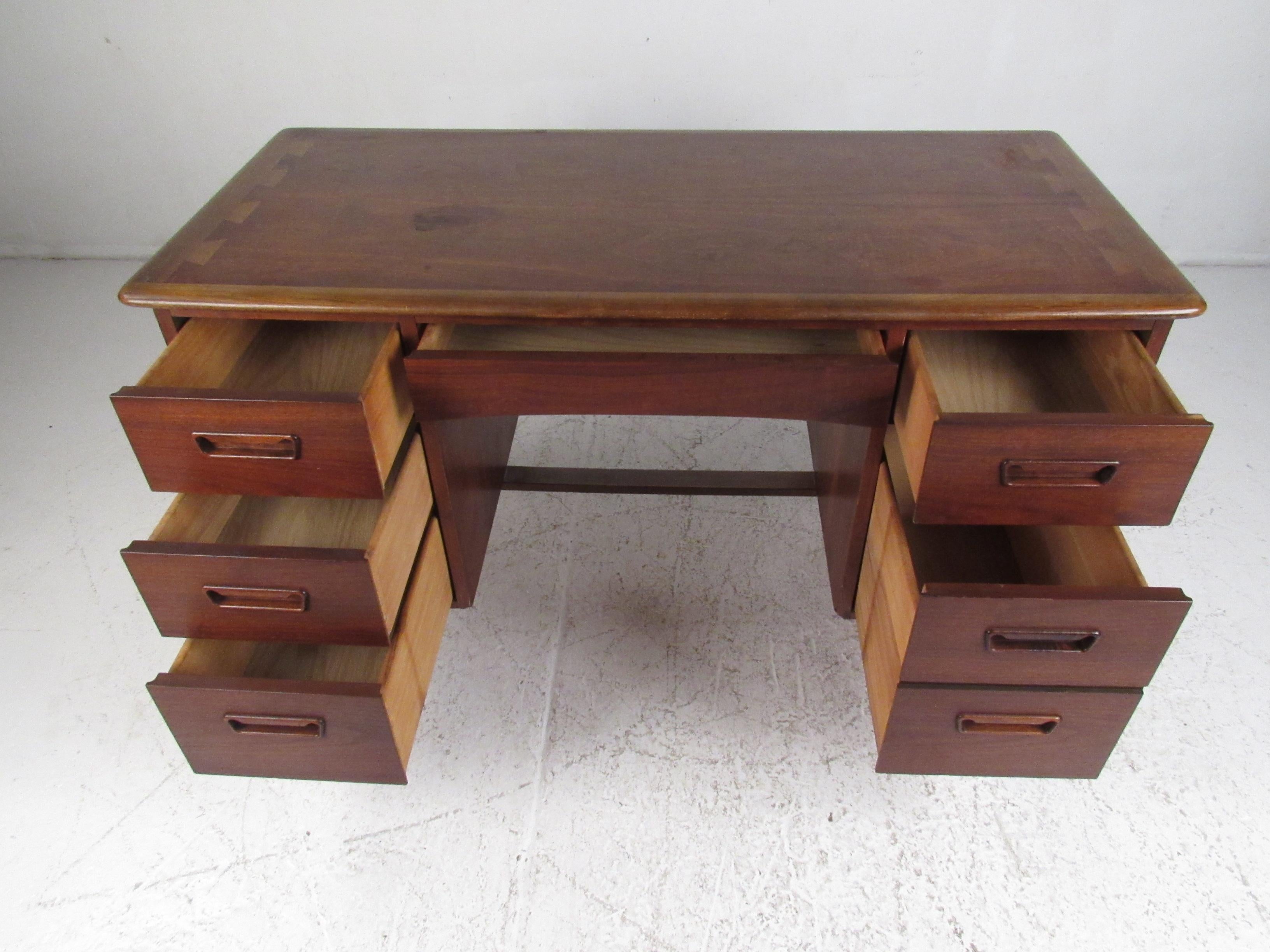 modrn mid-century layne desk