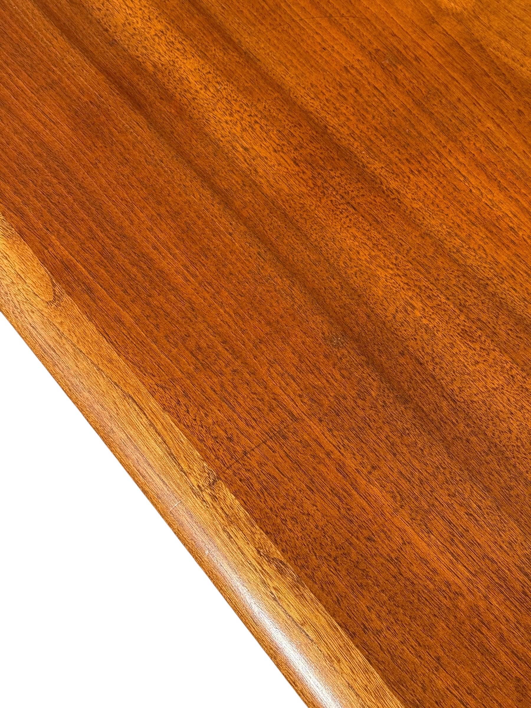 Mid-Century Modern Lane Acclaim Couchtisch aus Nussbaumholz im Angebot 4