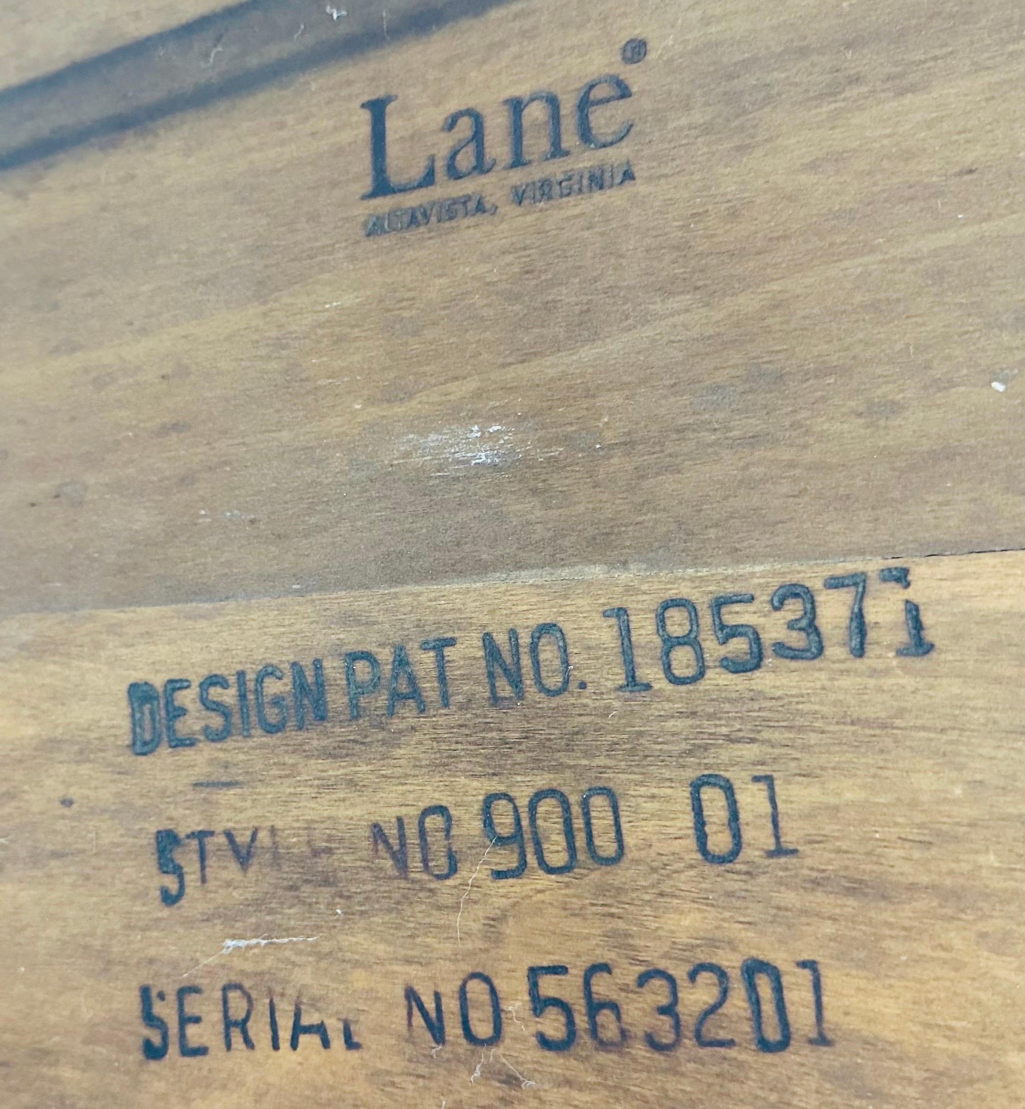 Mid-Century Modern Lane Acclaim Walnut Coffee Table In Good Condition In Clarksboro, NJ