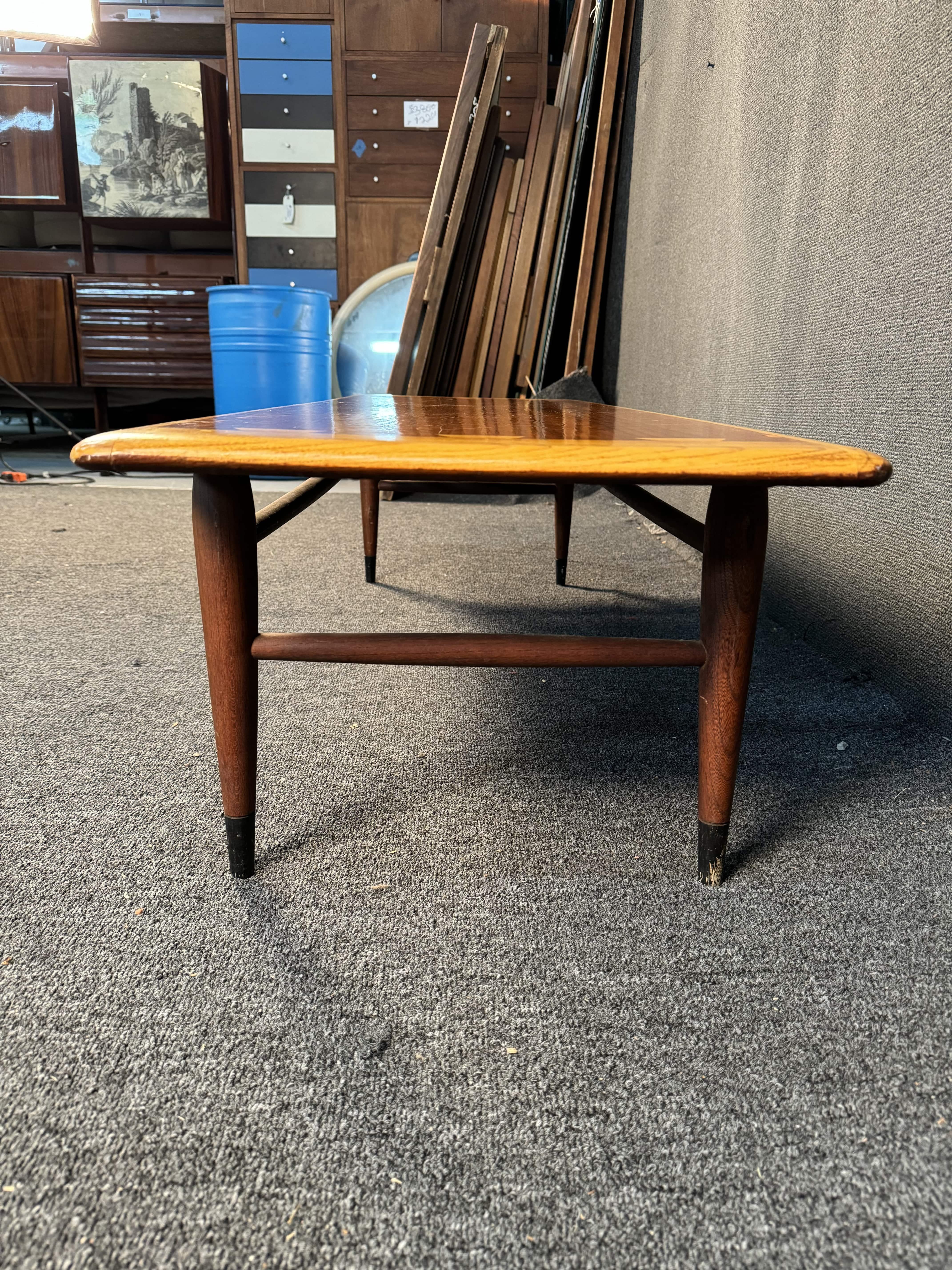 Mid-Century Modern Lane Acclaim Walnut Dovetailed Coffee Table In Good Condition In Brooklyn, NY