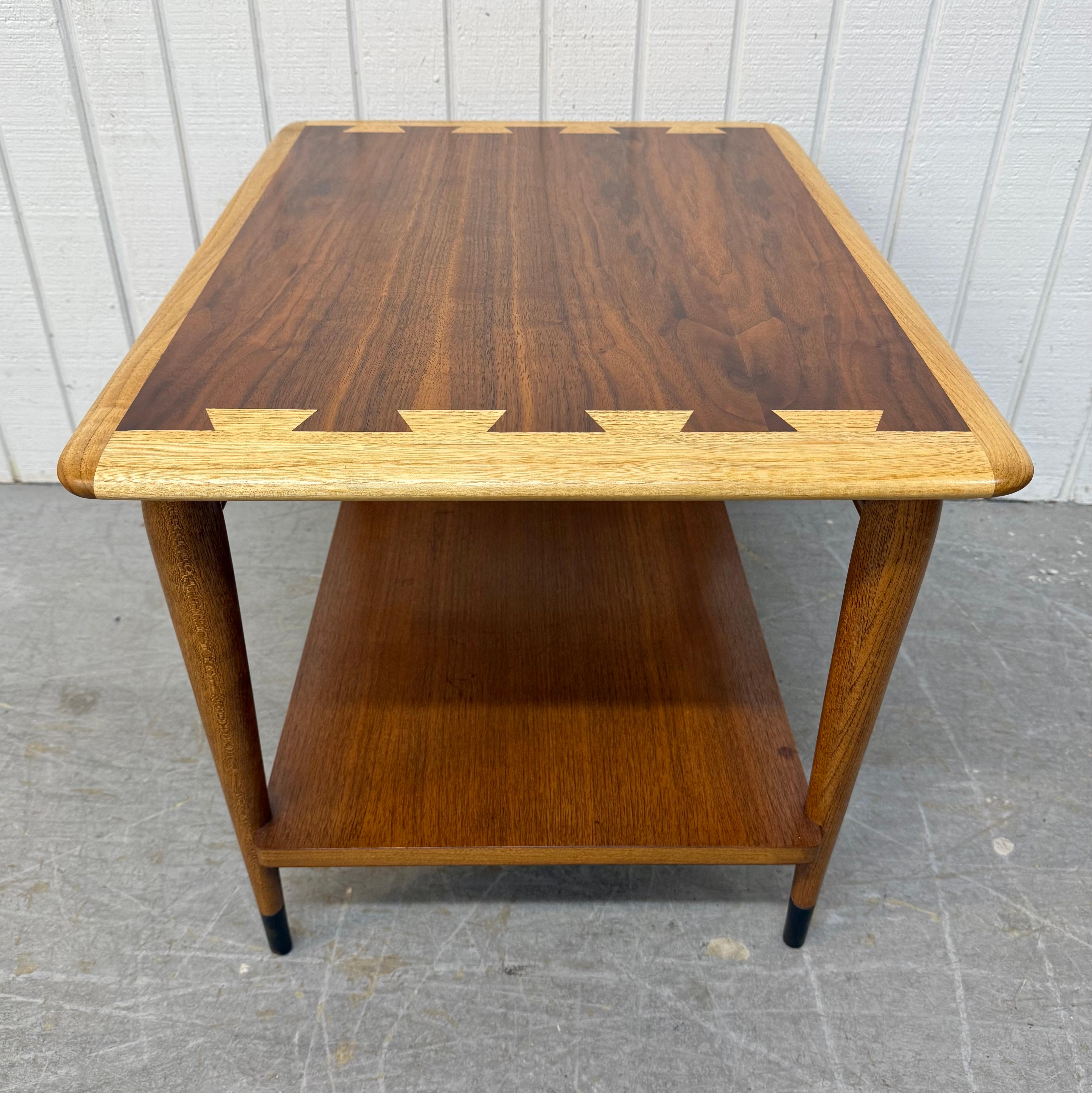 Tables d'appoint en noyer The Moderns Lane Acclaim - Lot de 2 en vente 4