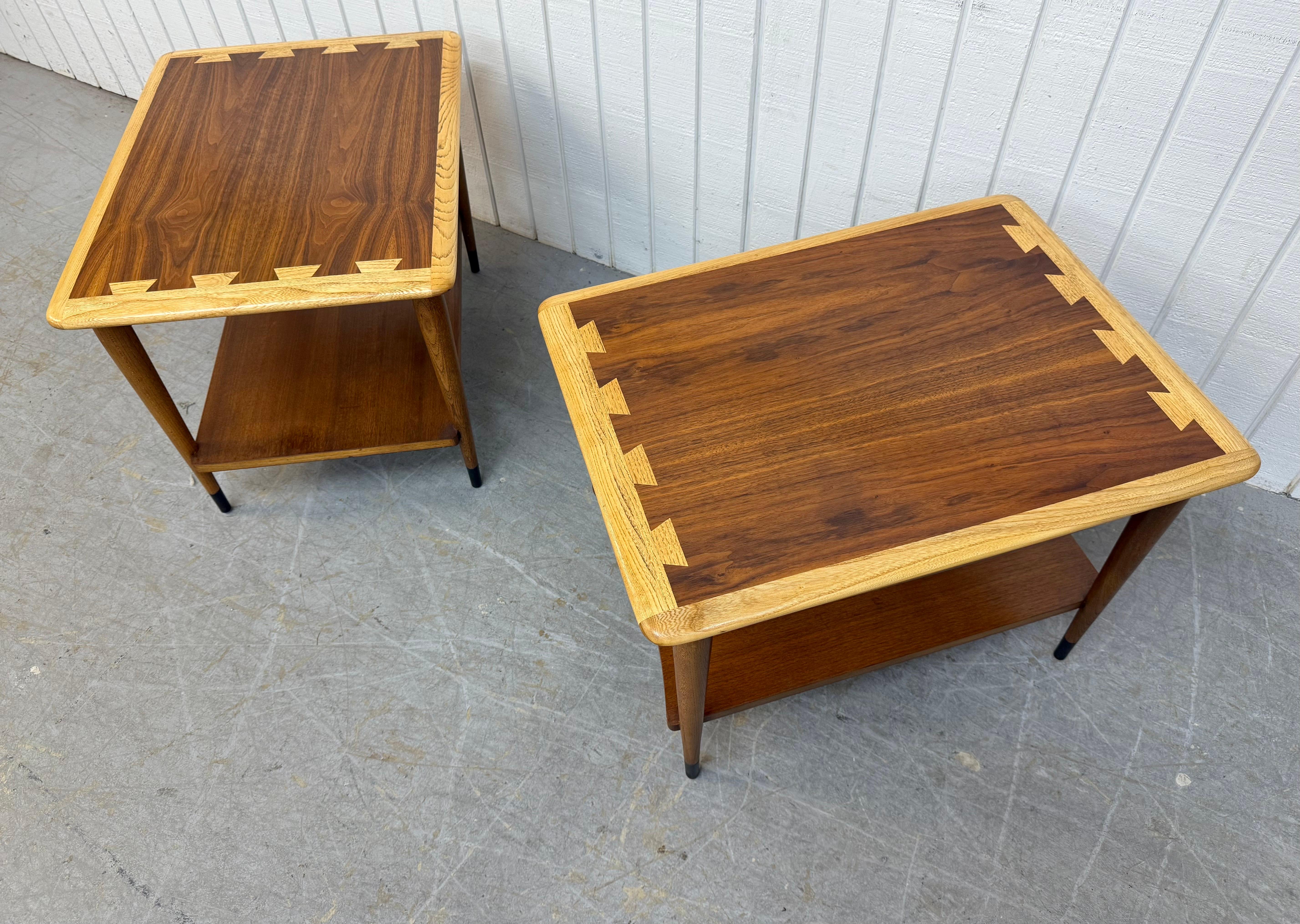 Mid-Century Modern Tables d'appoint en noyer The Moderns Lane Acclaim - Lot de 2 en vente