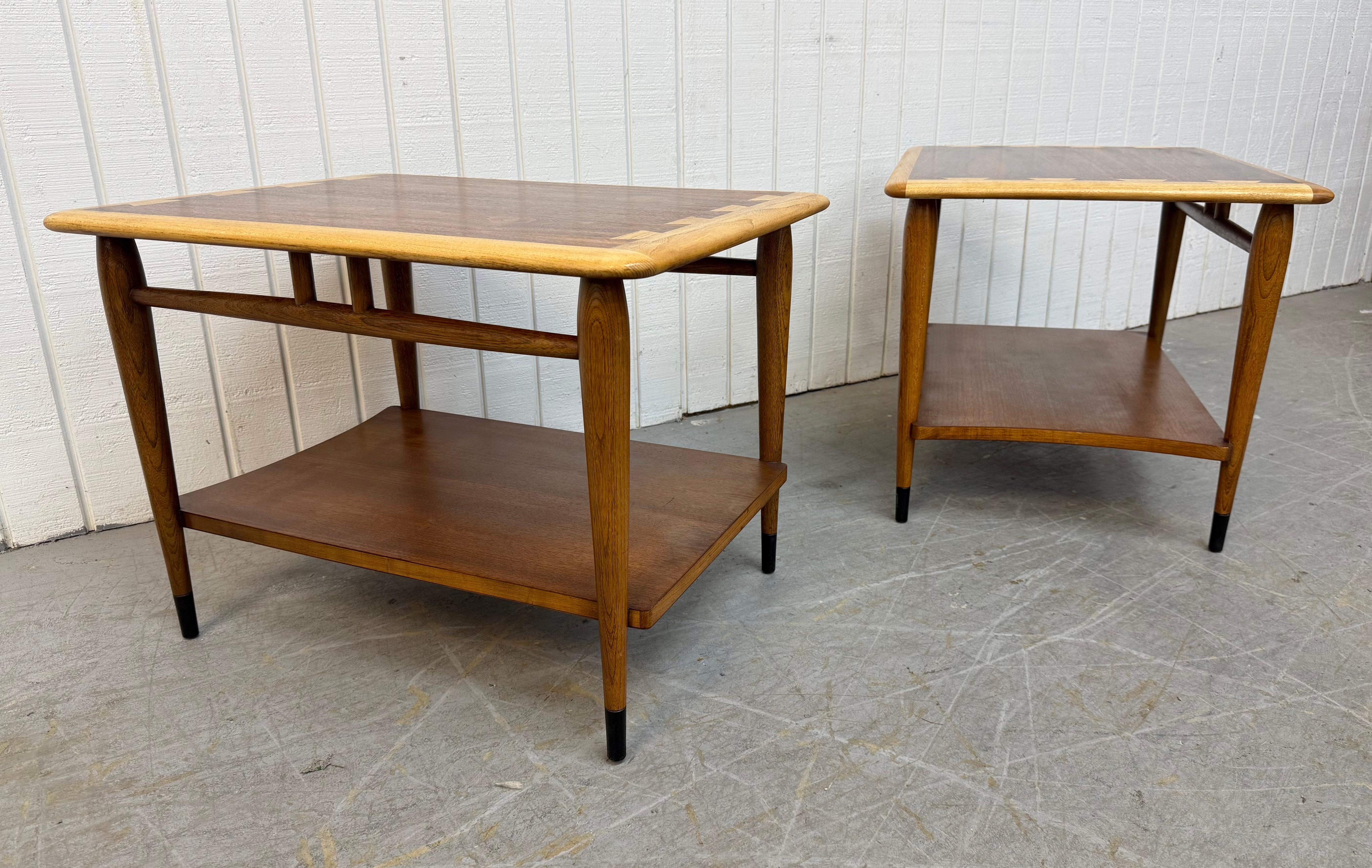 Milieu du XXe siècle Tables d'appoint en noyer The Moderns Lane Acclaim - Lot de 2 en vente