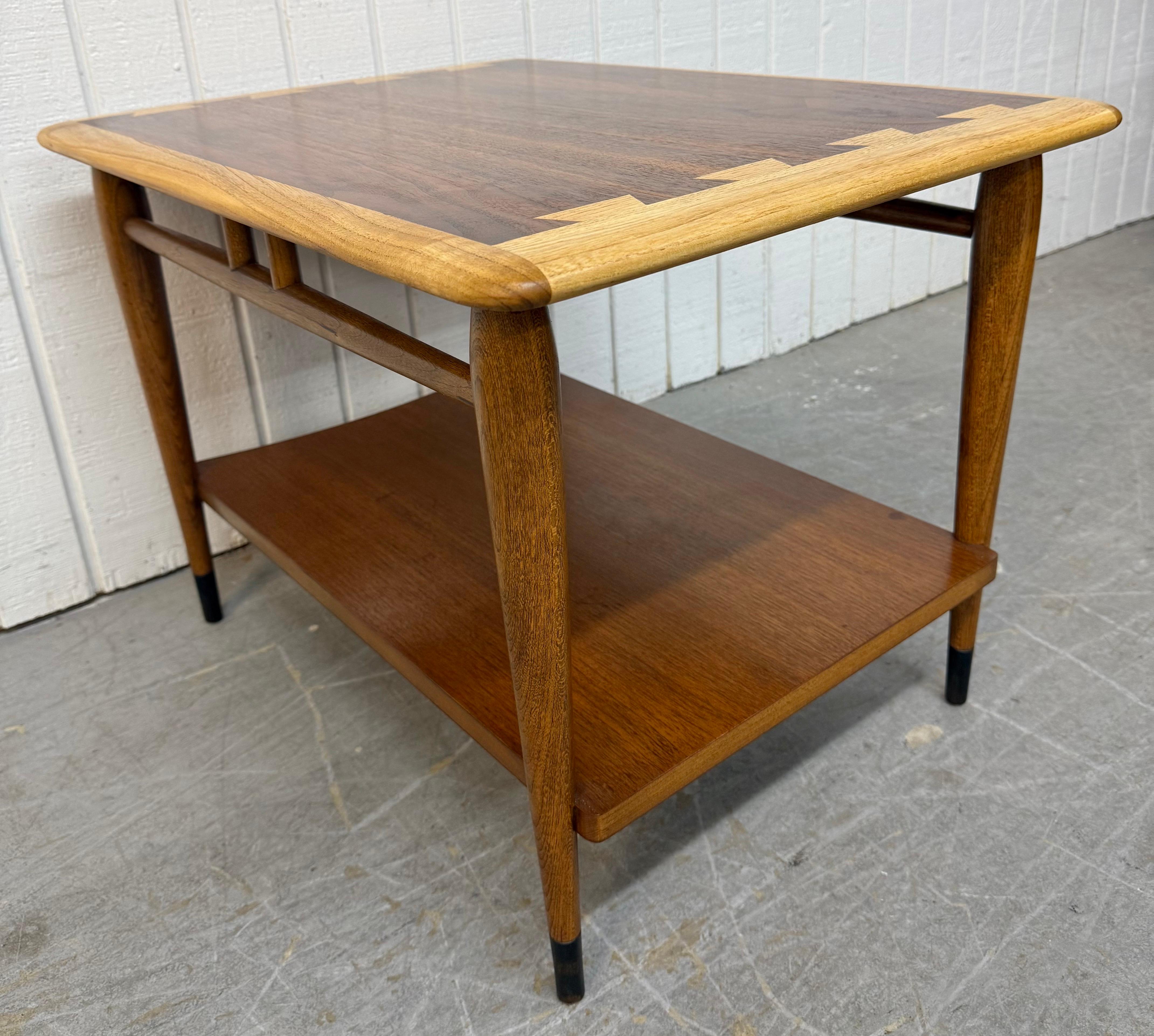 Tables d'appoint en noyer The Moderns Lane Acclaim - Lot de 2 en vente 2