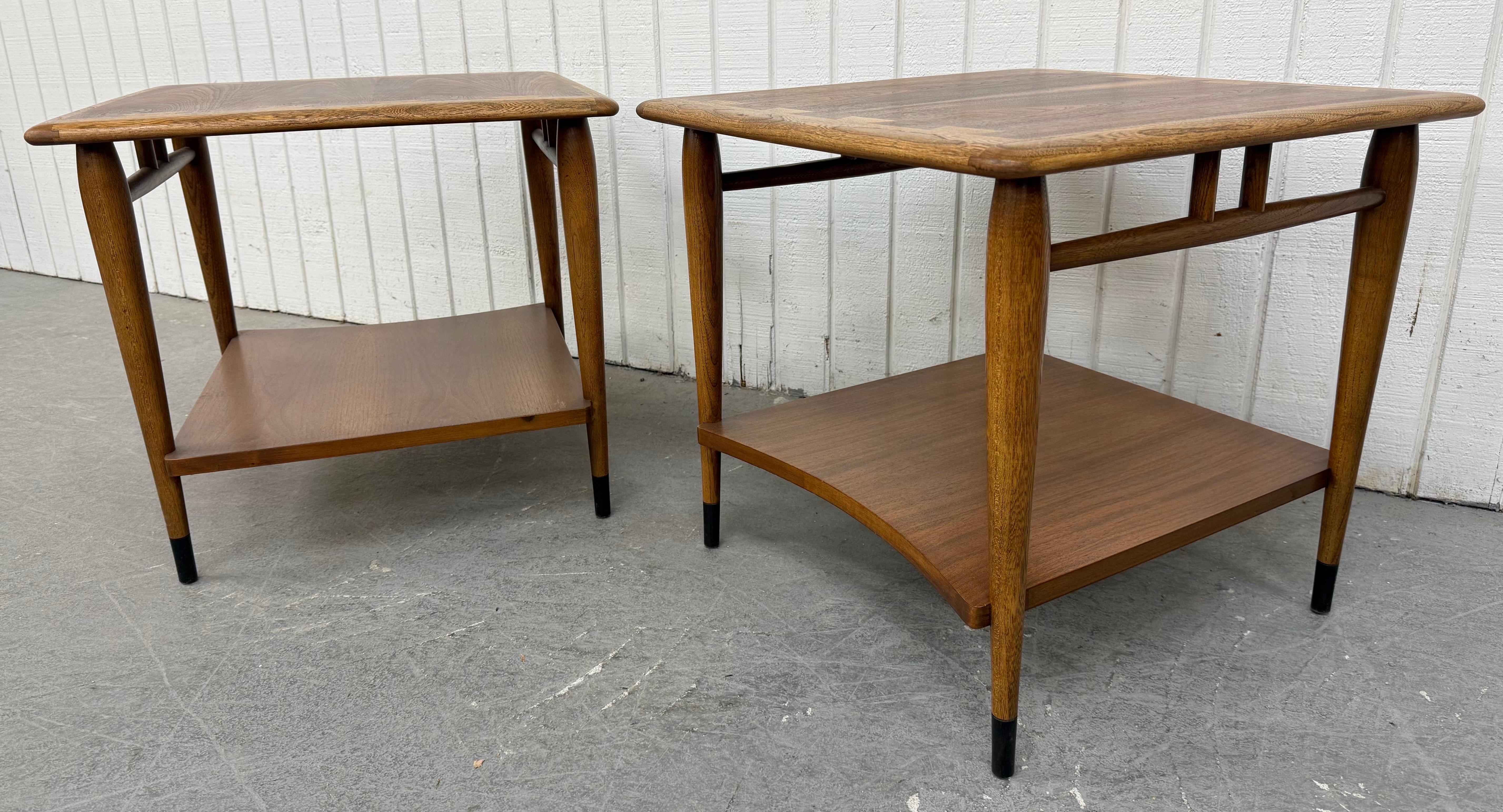 Wood Mid-Century Modern Lane Acclaim Walnut Square Side Tables - Set of 2 For Sale