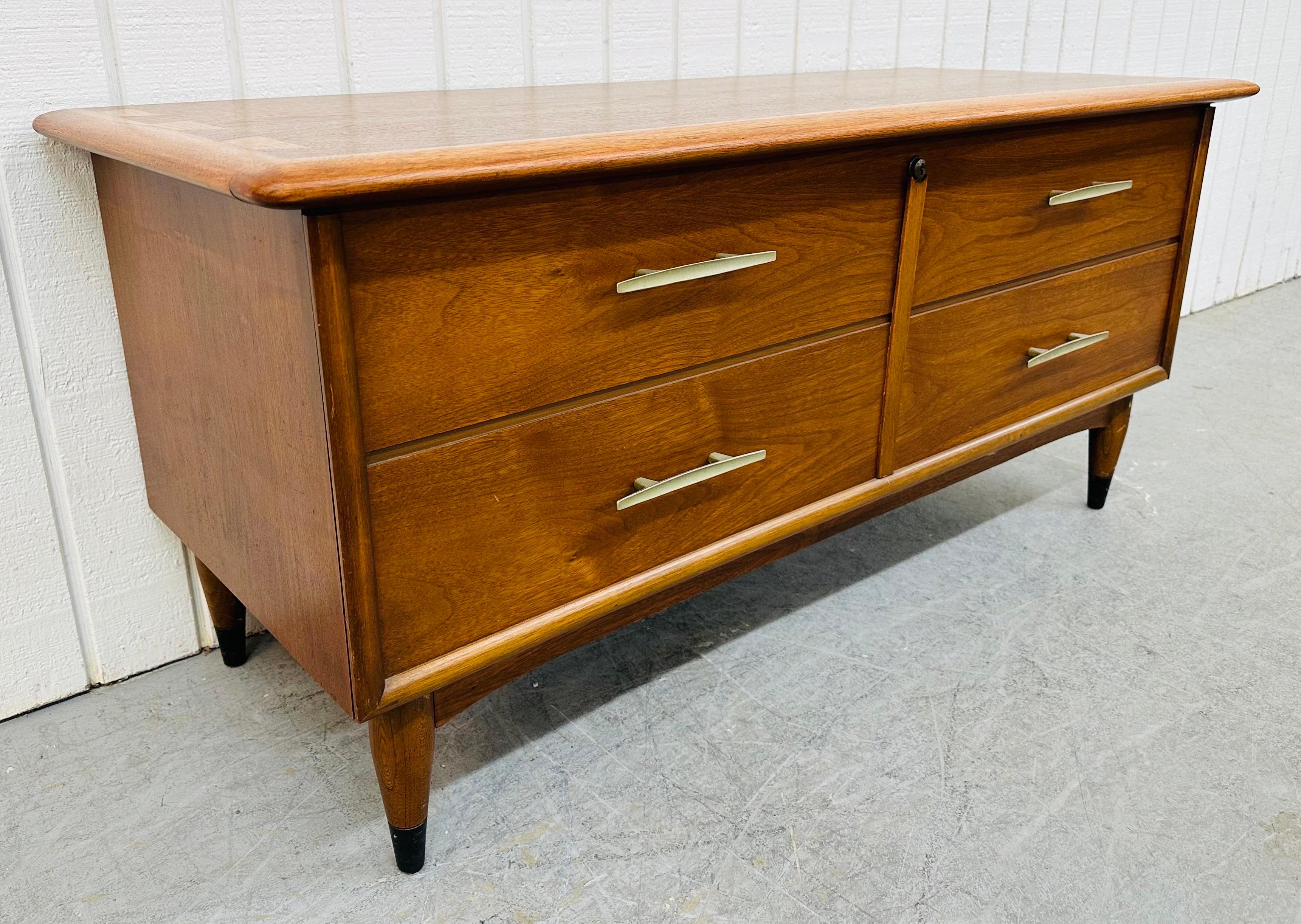 This listing is for a Mid-Century Modern Lane Acclaimed Walnut Cedar Chest. Featuring a straight line design, classic Lane Acclaimed dovetailed top, chrome hardware, cedar lined interior, original green velvet lined storage tray, and a beautiful
