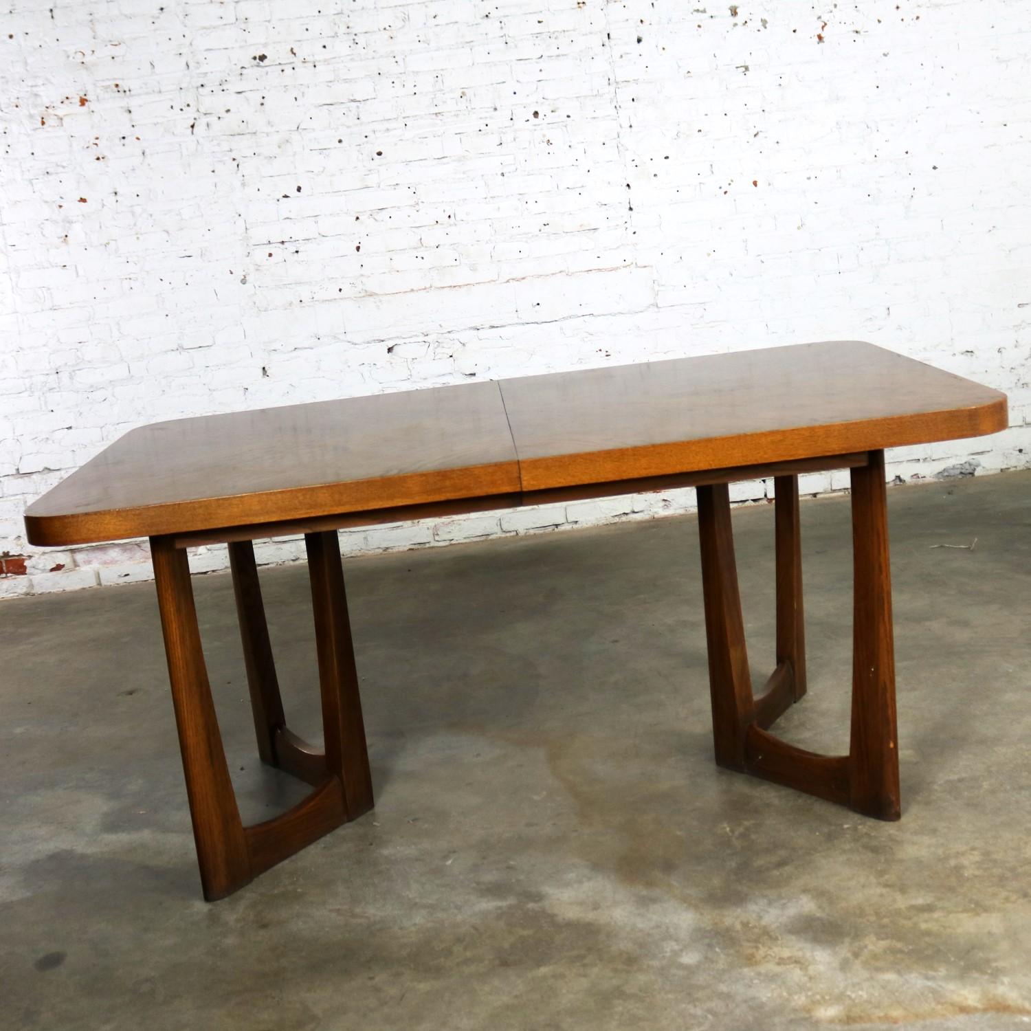 American Mid-Century Modern Lane Alta Vista Oak Expanding Dining Table