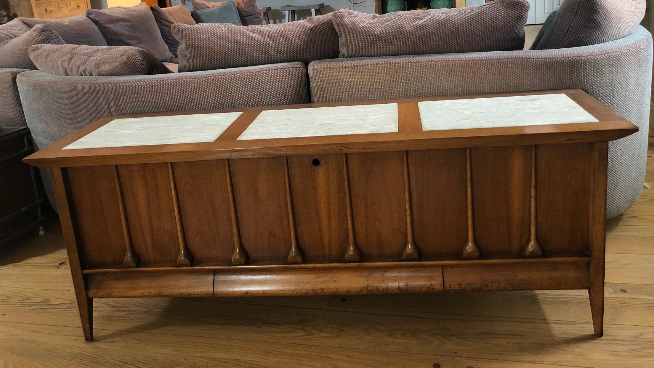 Mid-20th Century Mid-Century Modern Lane Cedar Chest