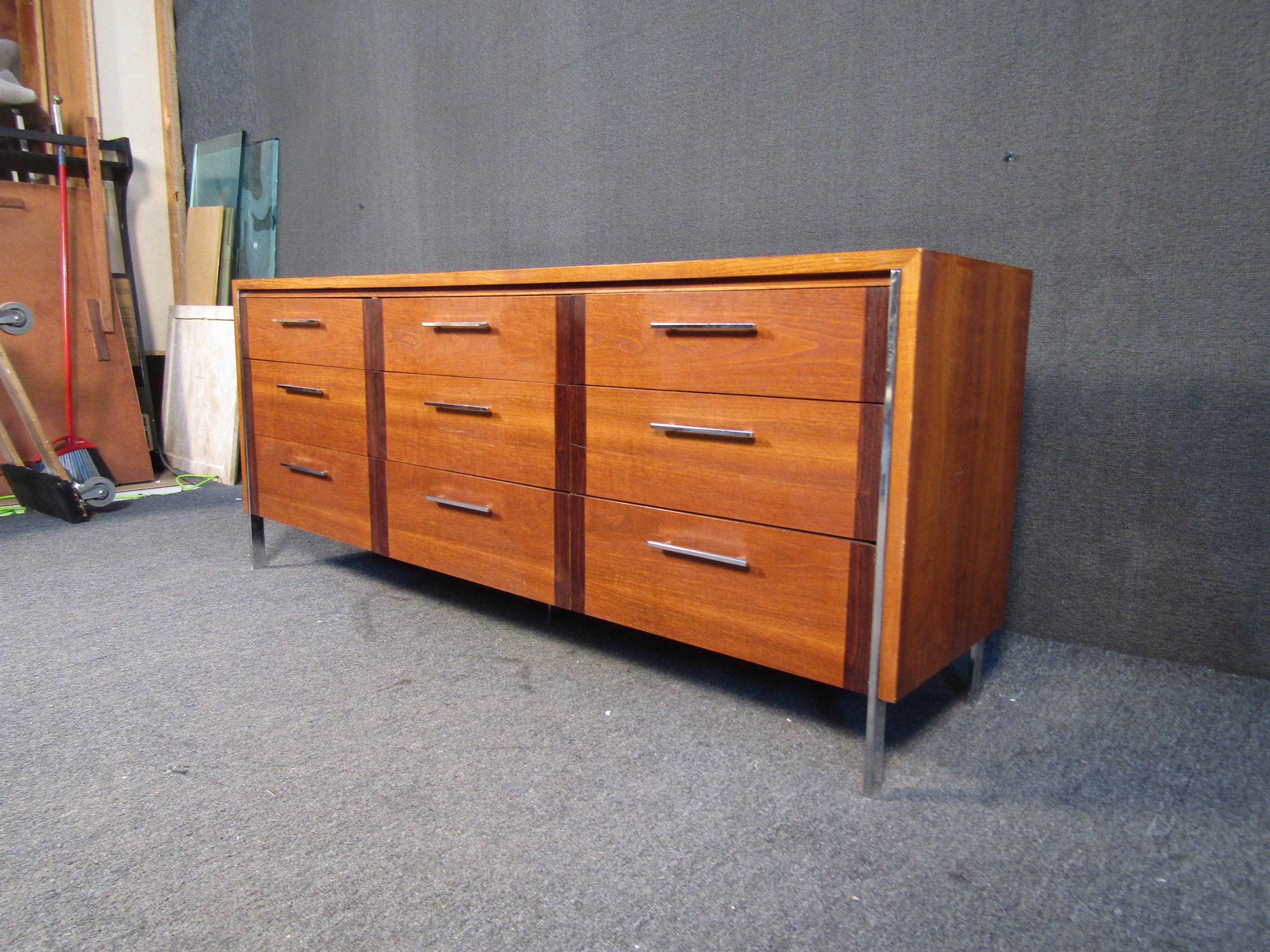 Mid-Century Modern Lane Credenza In Good Condition For Sale In Brooklyn, NY