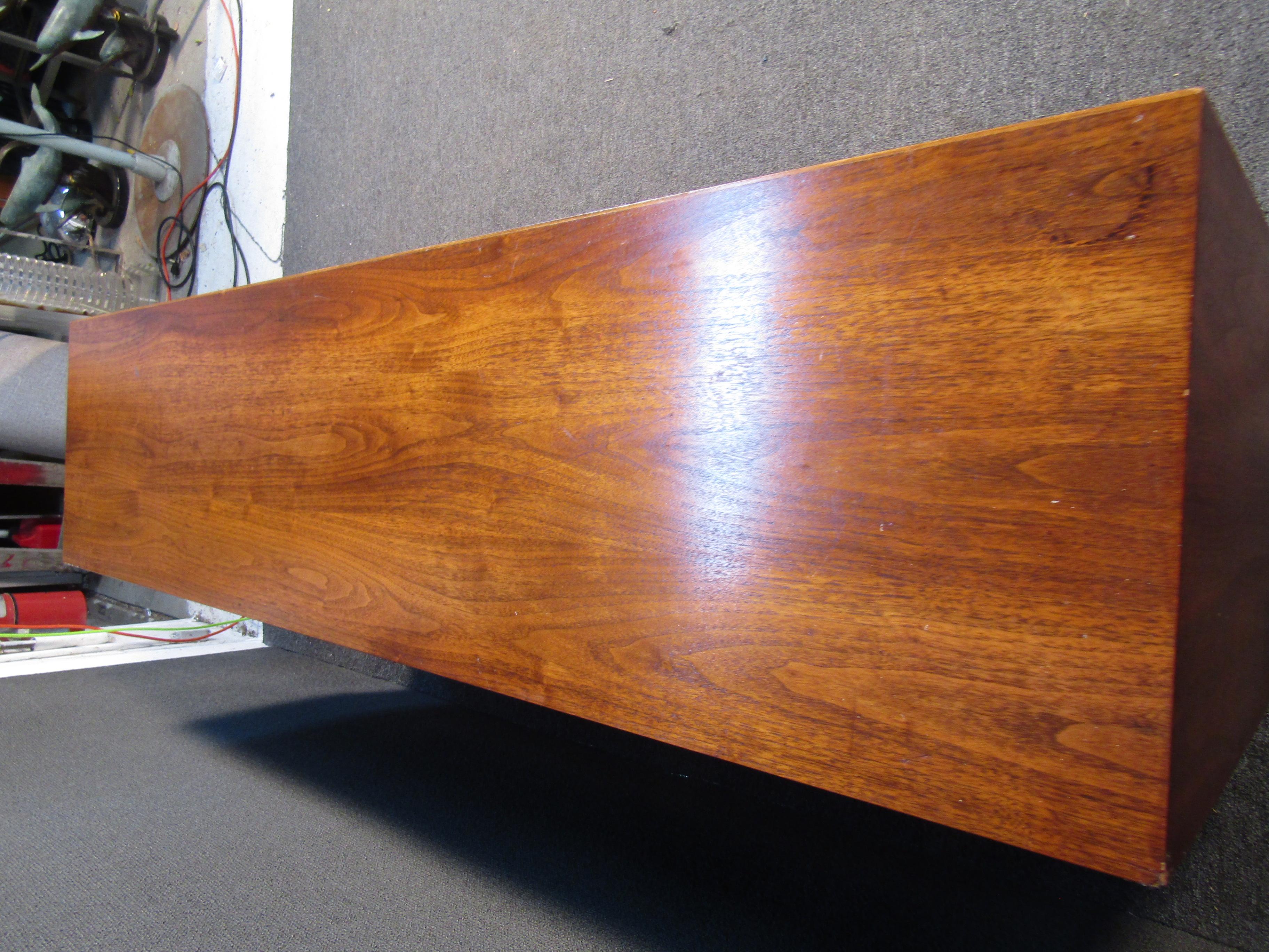 Rosewood Mid-Century Modern Lane Credenza For Sale