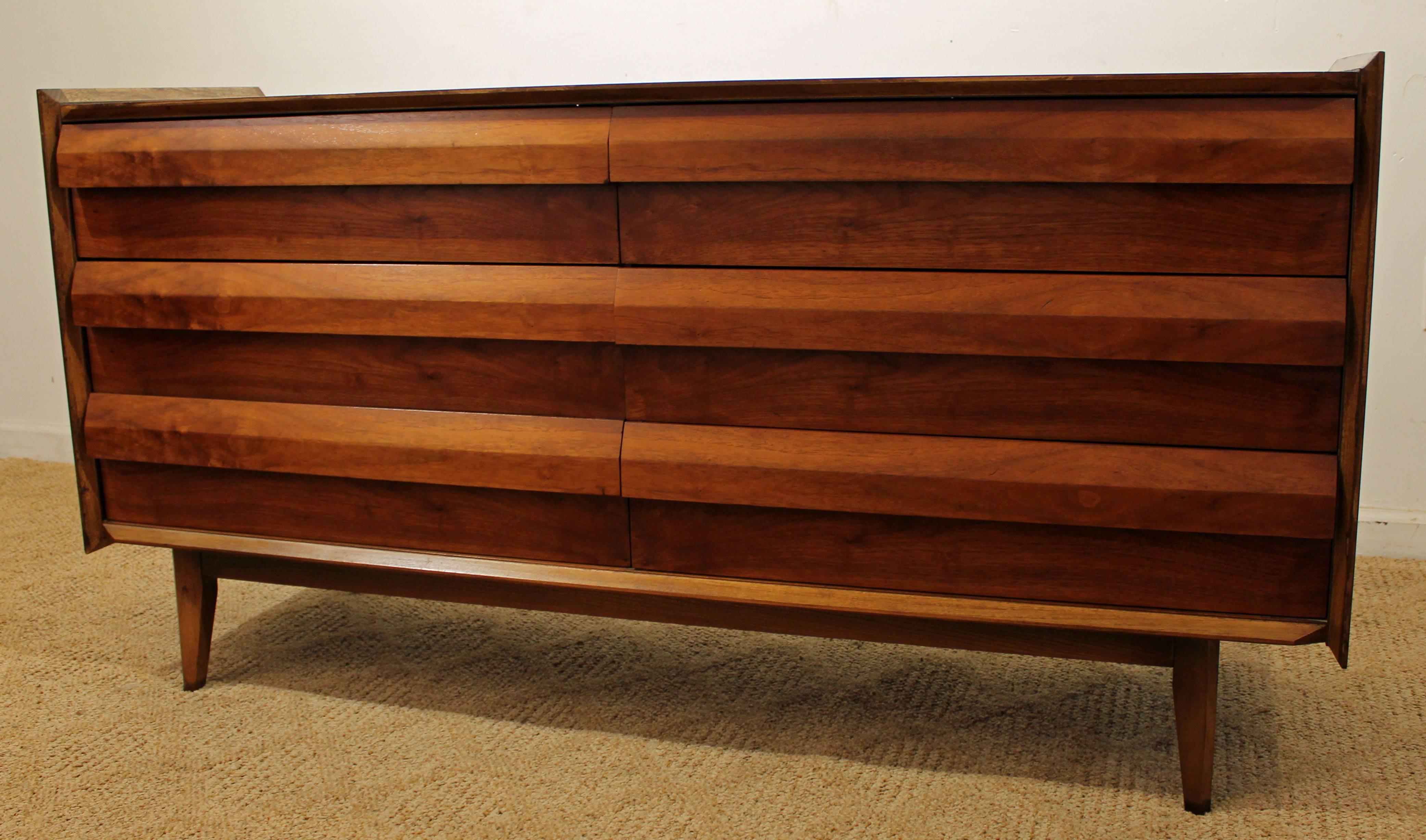 Offered is a Mid-Century Modern credenza, made by Lane 