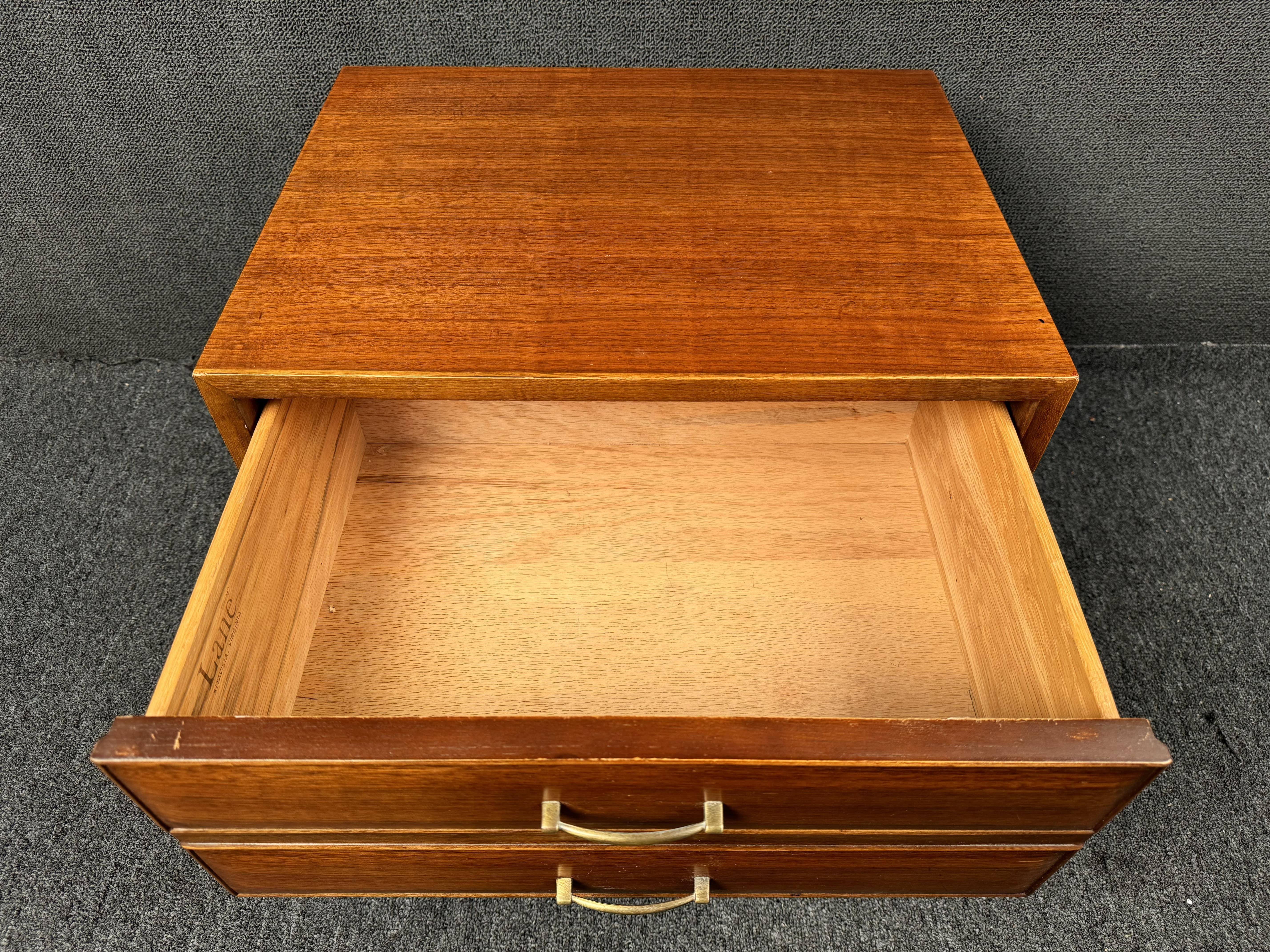 Single Mid Century Modern Nightstand by Lane For Sale 7