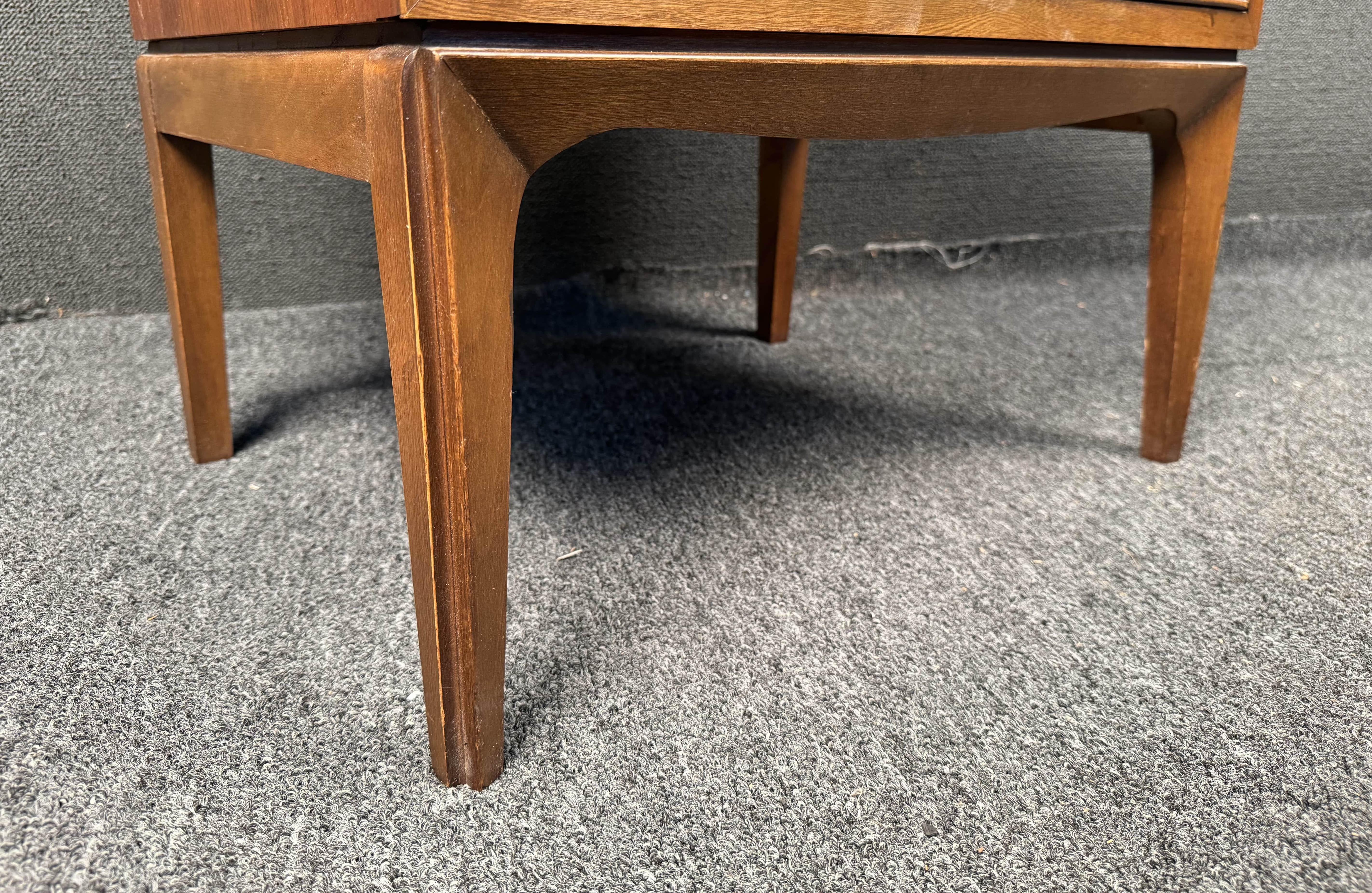 Single Mid Century Modern Nightstand by Lane For Sale 8