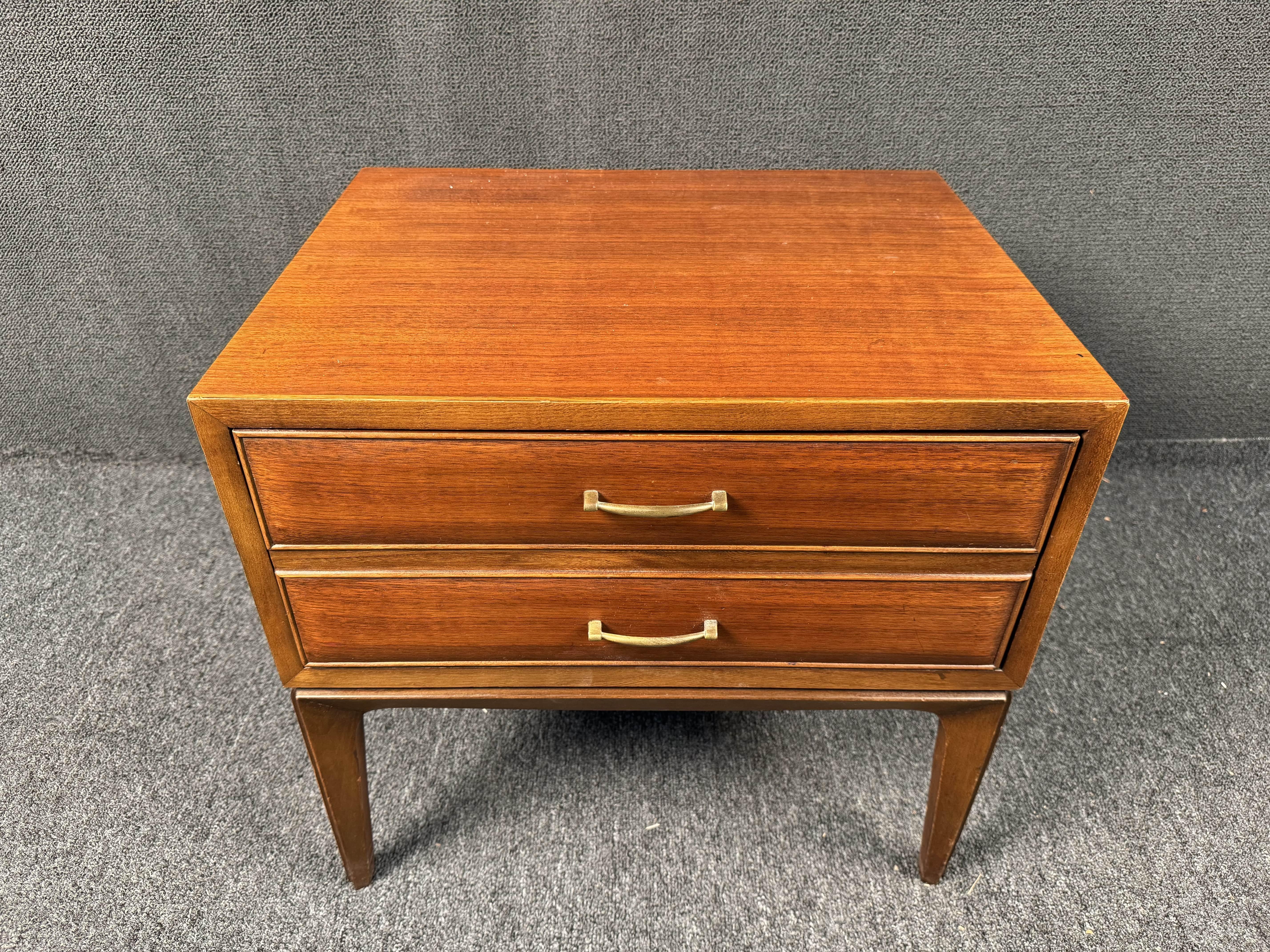 Mid-Century Modern Single Mid Century Modern Nightstand by Lane For Sale