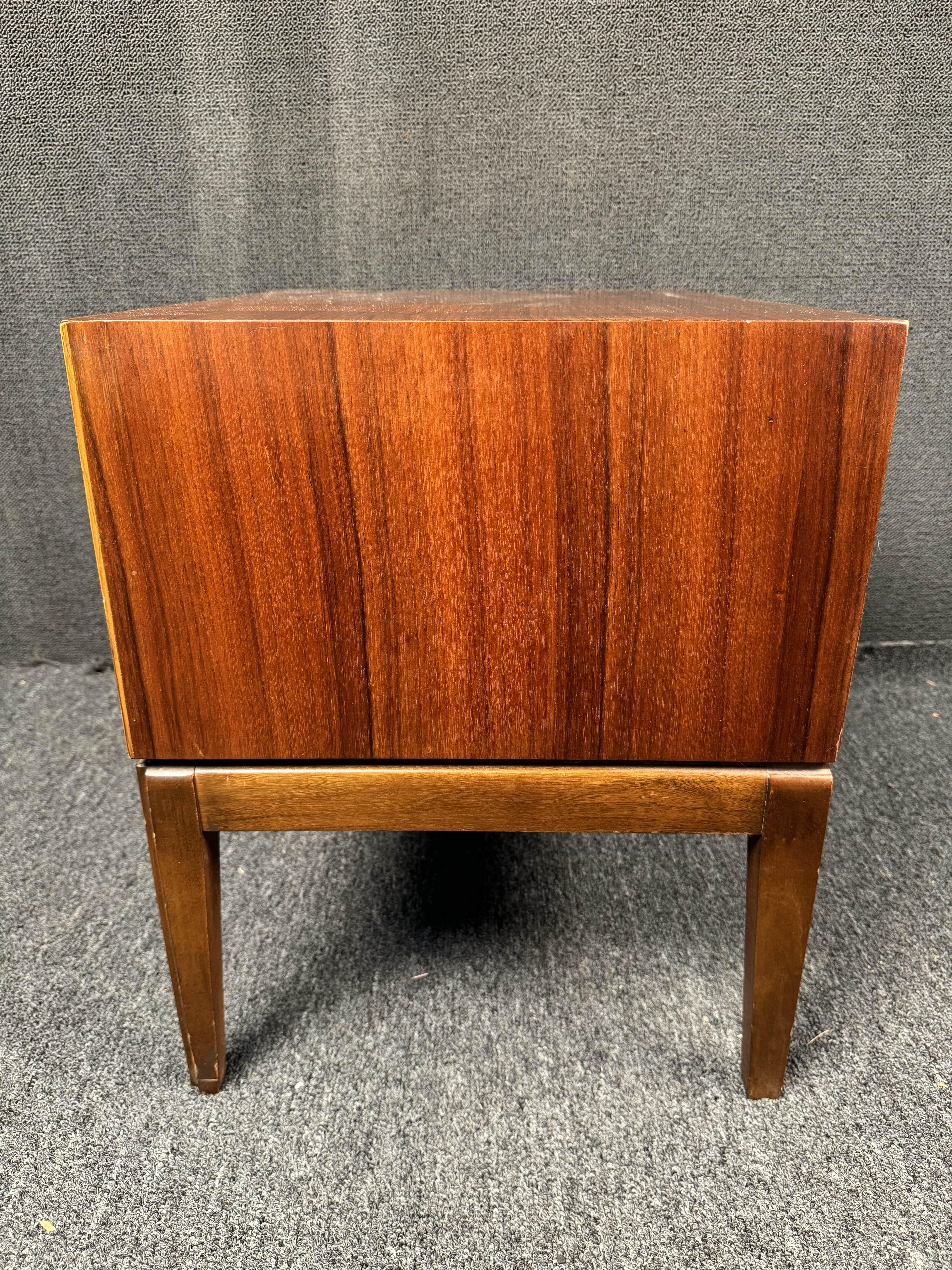Single Mid Century Modern Nightstand by Lane For Sale 2