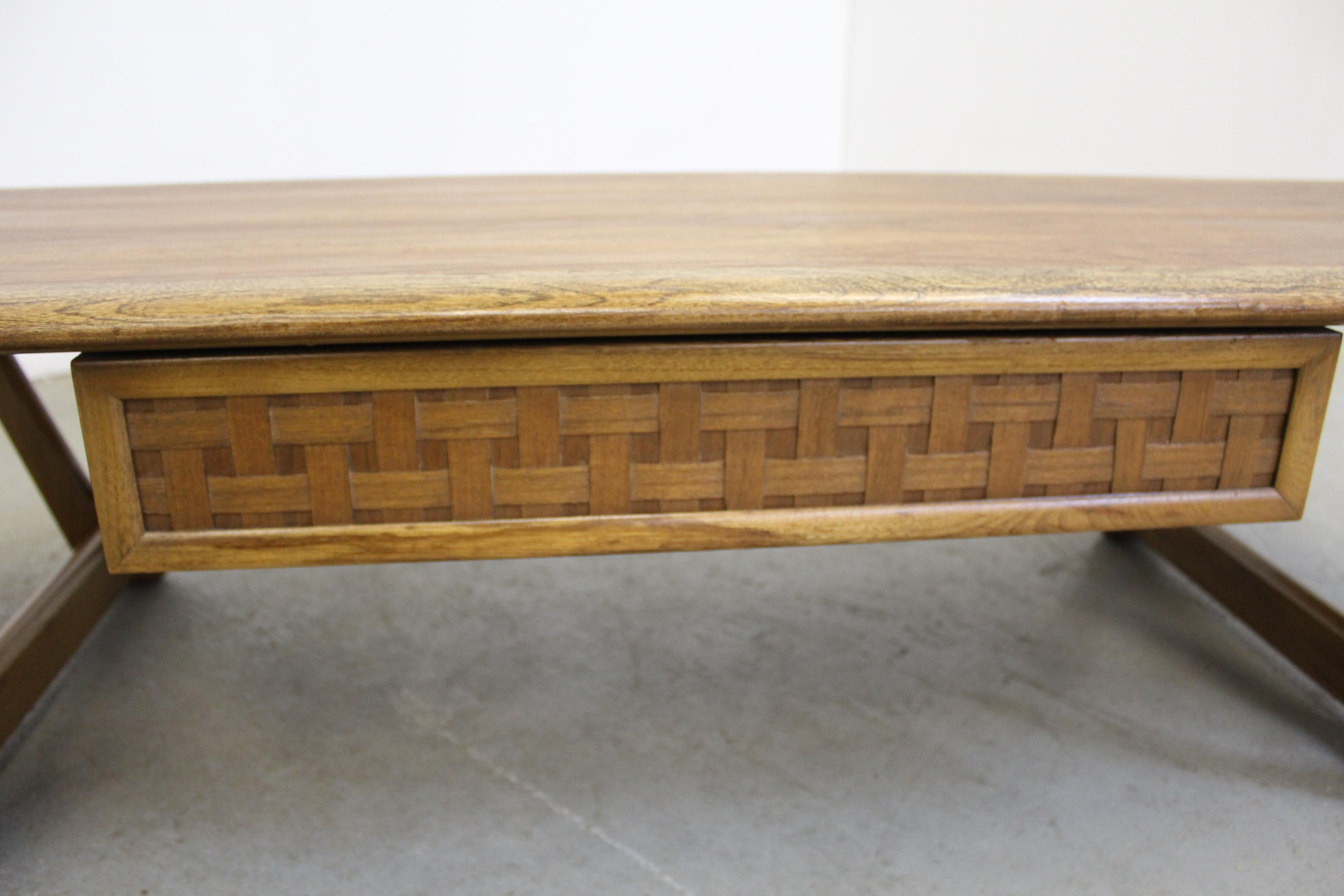 Mid-Century Modern Lane 'Perception' Sculpted Boomerang Leg Coffee Table In Good Condition In Wilmington, DE