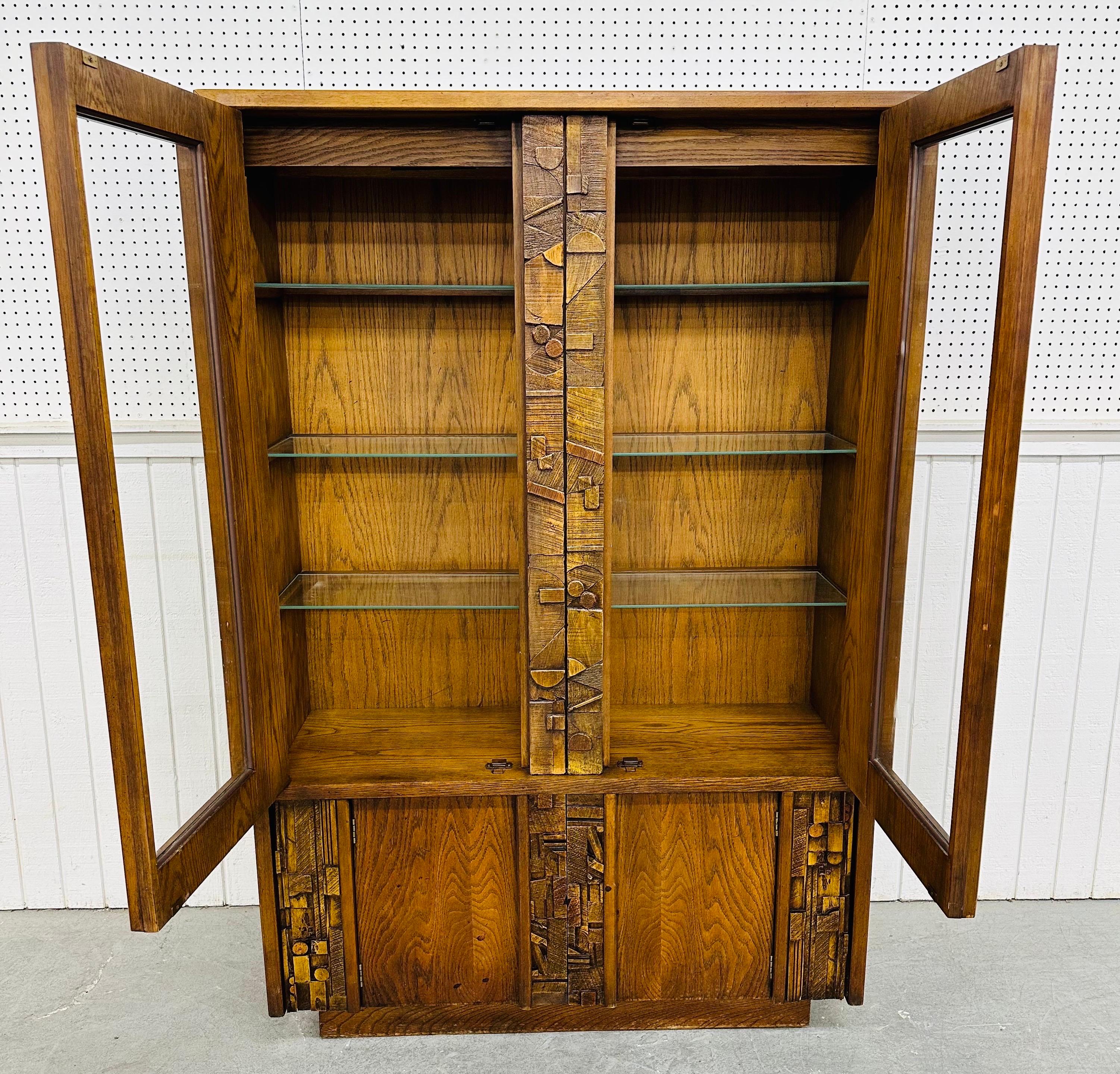 Mid-Century Modern Lane Pueblo Brutalist Display Cabinet In Good Condition For Sale In Clarksboro, NJ