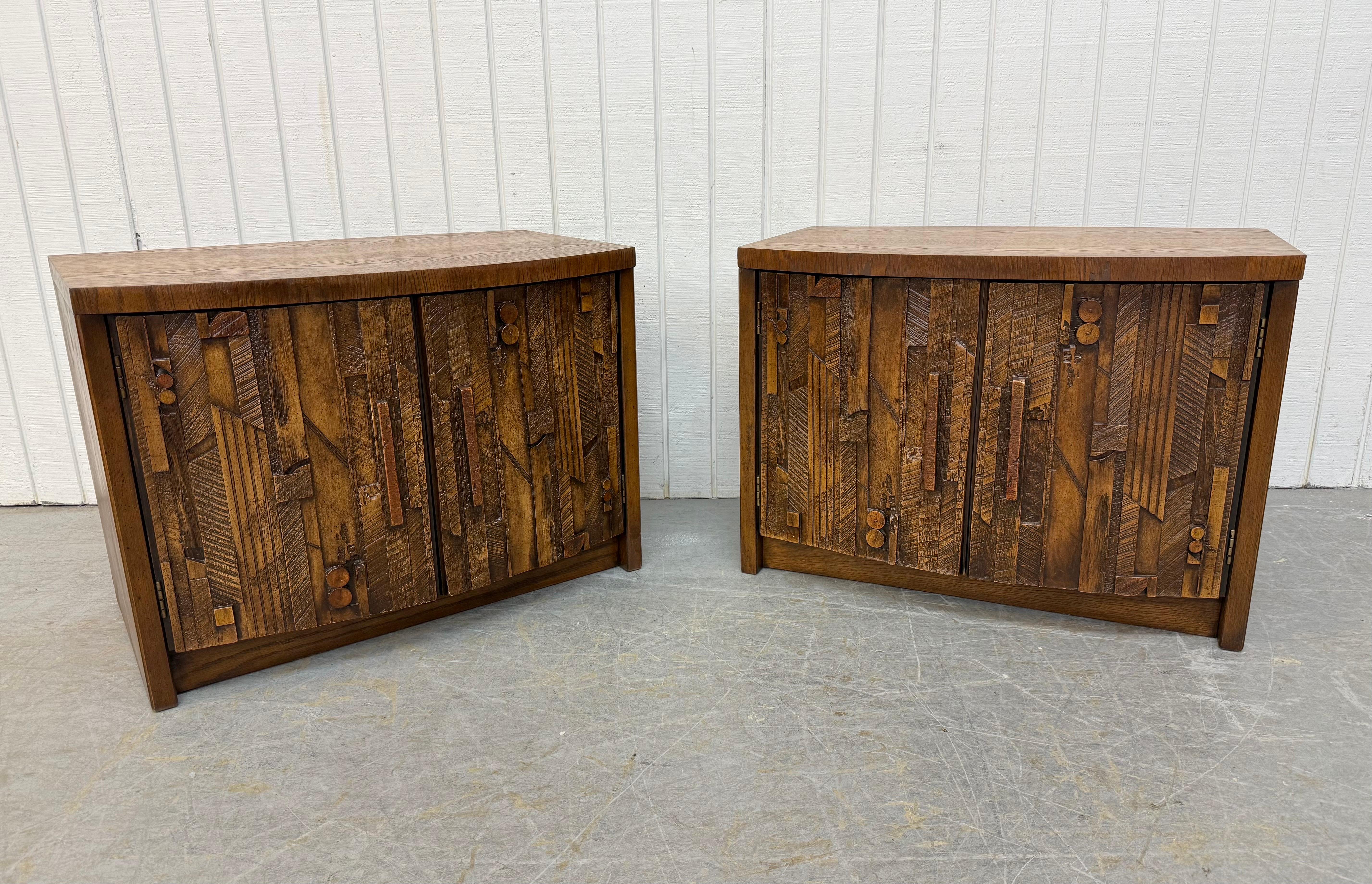 Mid-Century Modern Lane's Brutalist Nachttische - Satz von 2 (Moderne der Mitte des Jahrhunderts) im Angebot