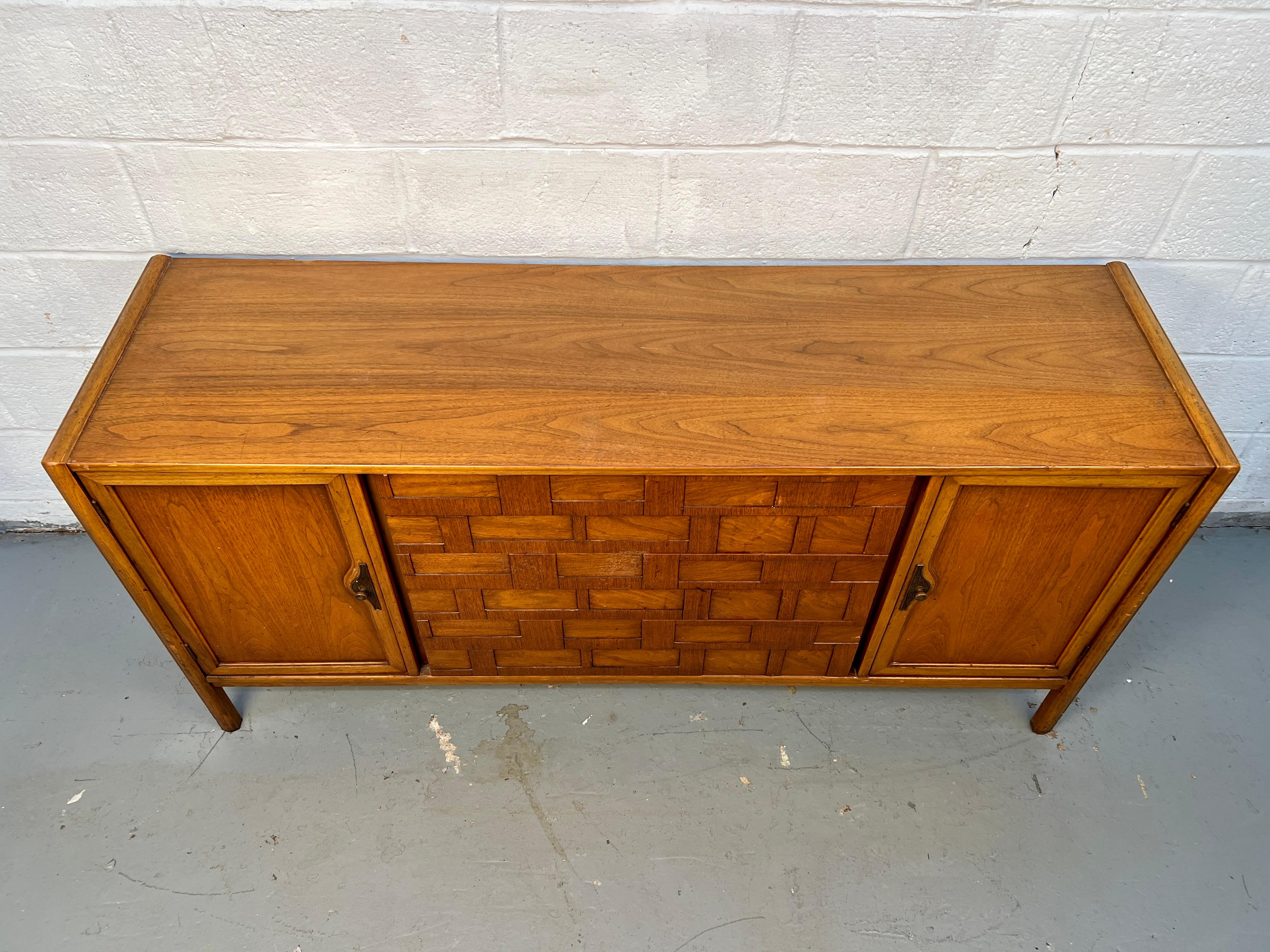 Mid-Century moderno Credenza Lane's 