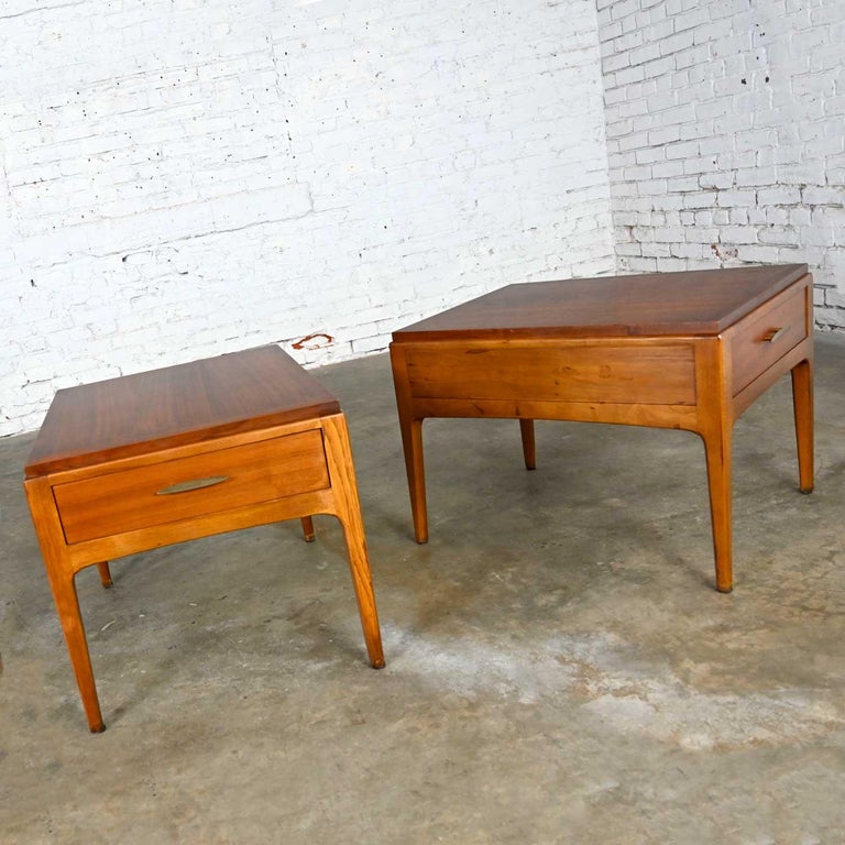 Mid-Century Modern Lane Rhythm Collection Walnut End Tables a Pair In Good Condition For Sale In Topeka, KS