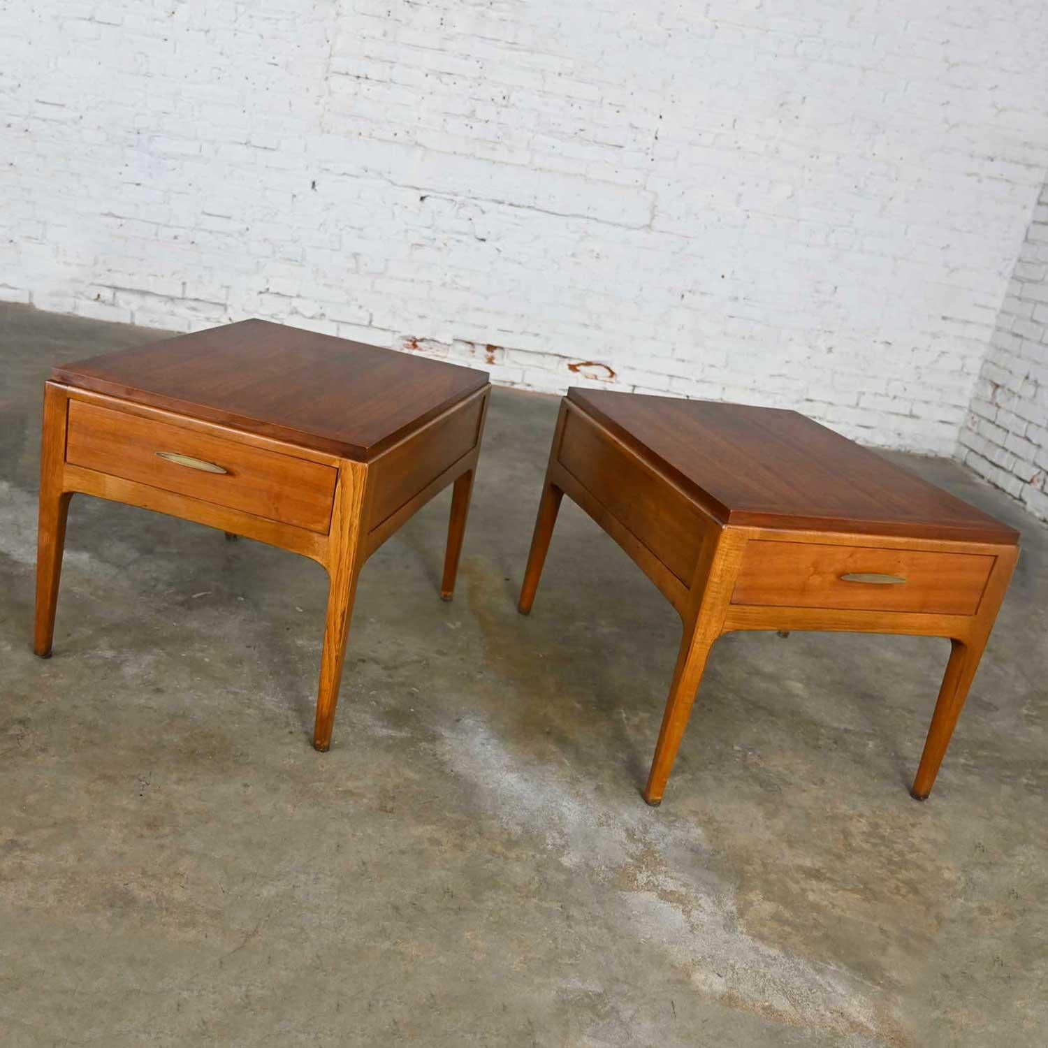 Plated Mid-Century Modern Lane Rhythm Collection Walnut End Tables a Pair For Sale
