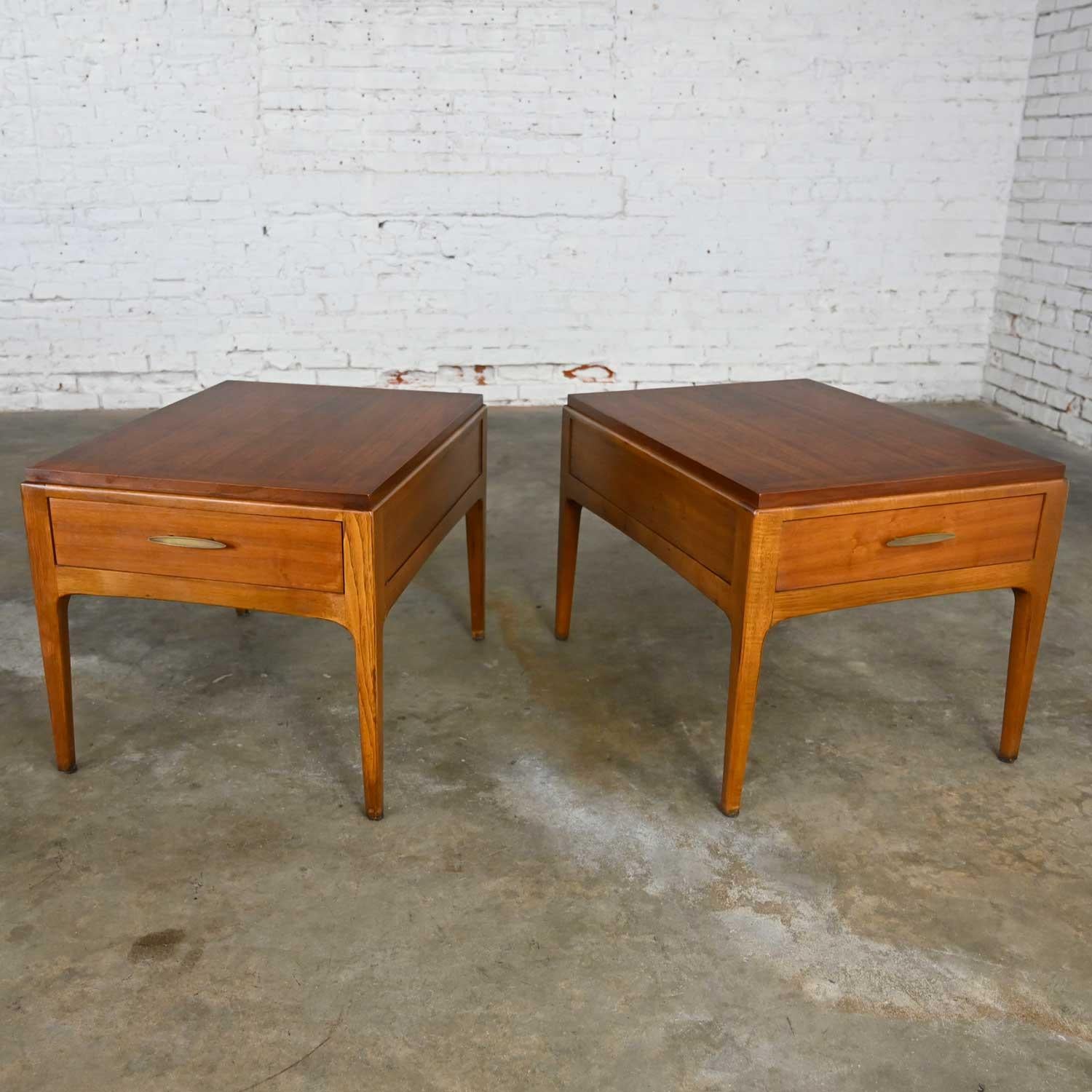 Mid-Century Modern Lane Rhythm Collection Walnut End Tables a Pair In Good Condition For Sale In Topeka, KS