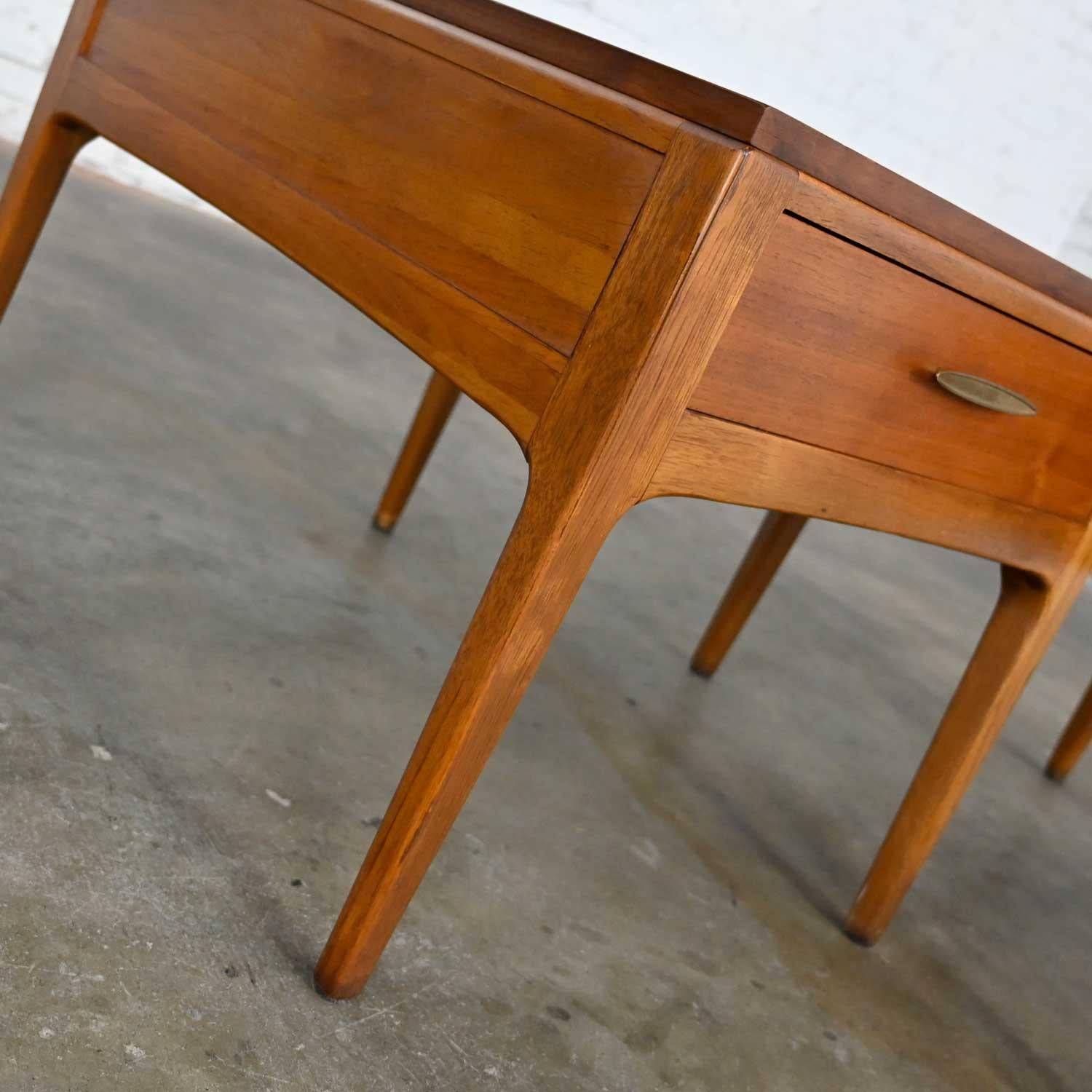 20th Century Mid-Century Modern Lane Rhythm Collection Walnut End Tables a Pair For Sale
