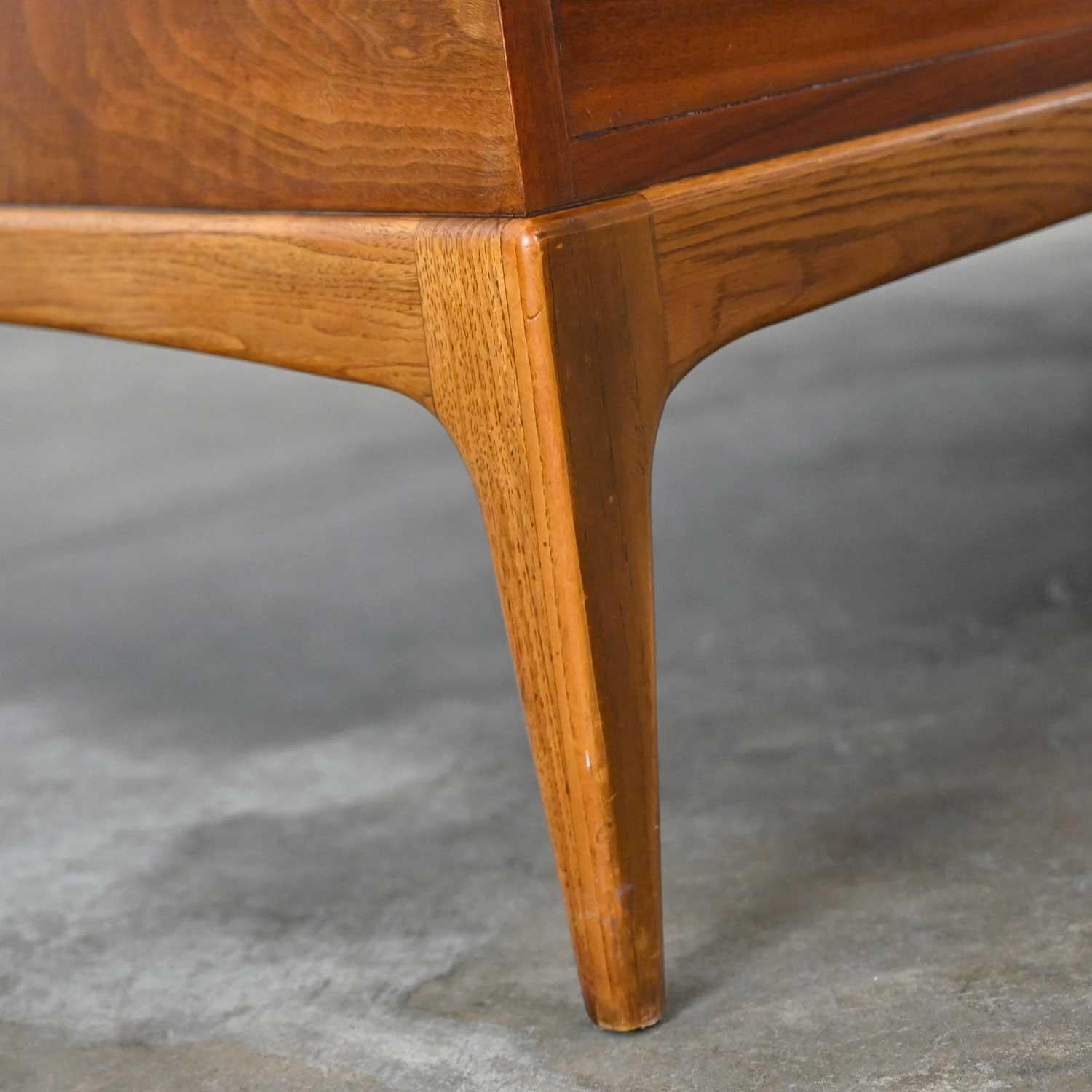American Mid-Century Modern Lane Rhythm Collection Walnut Rectangular Coffee Table 