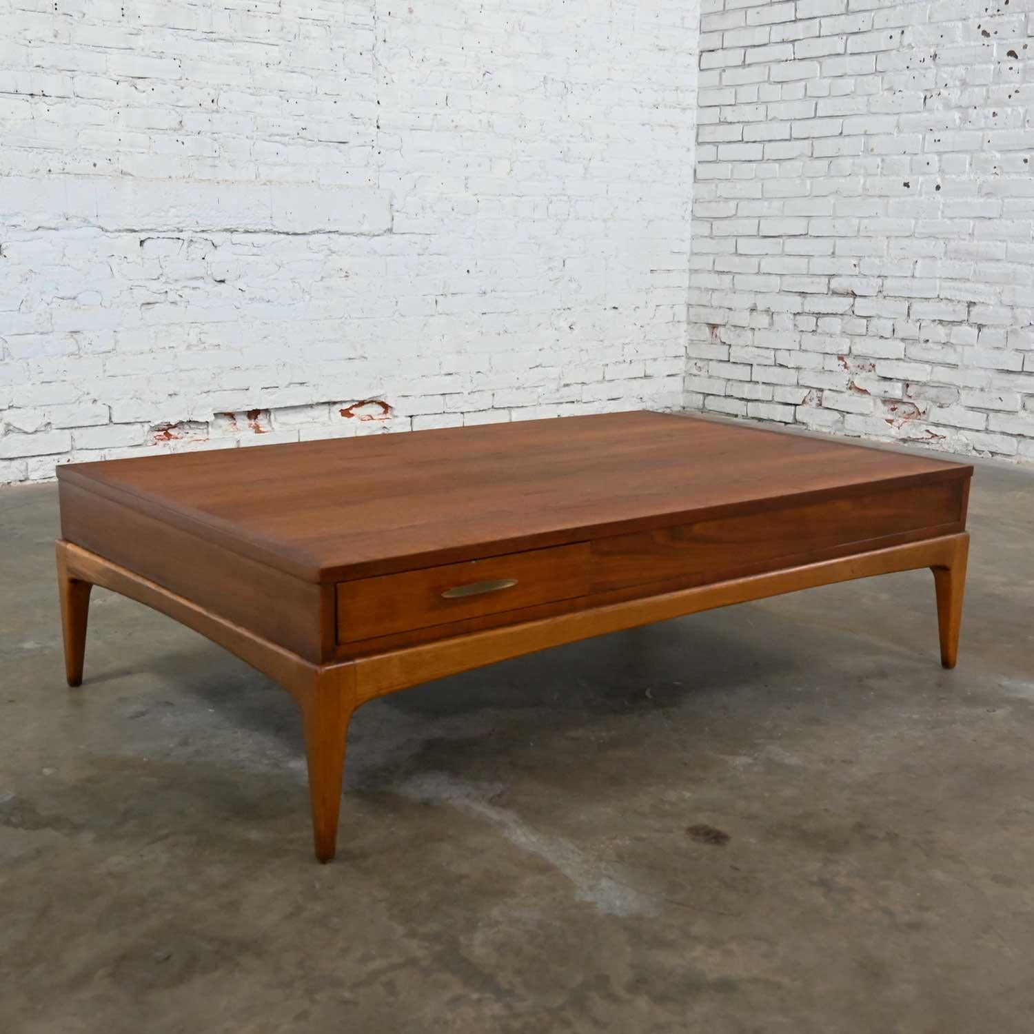 20th Century Mid-Century Modern Lane Rhythm Collection Walnut Rectangular Coffee Table 