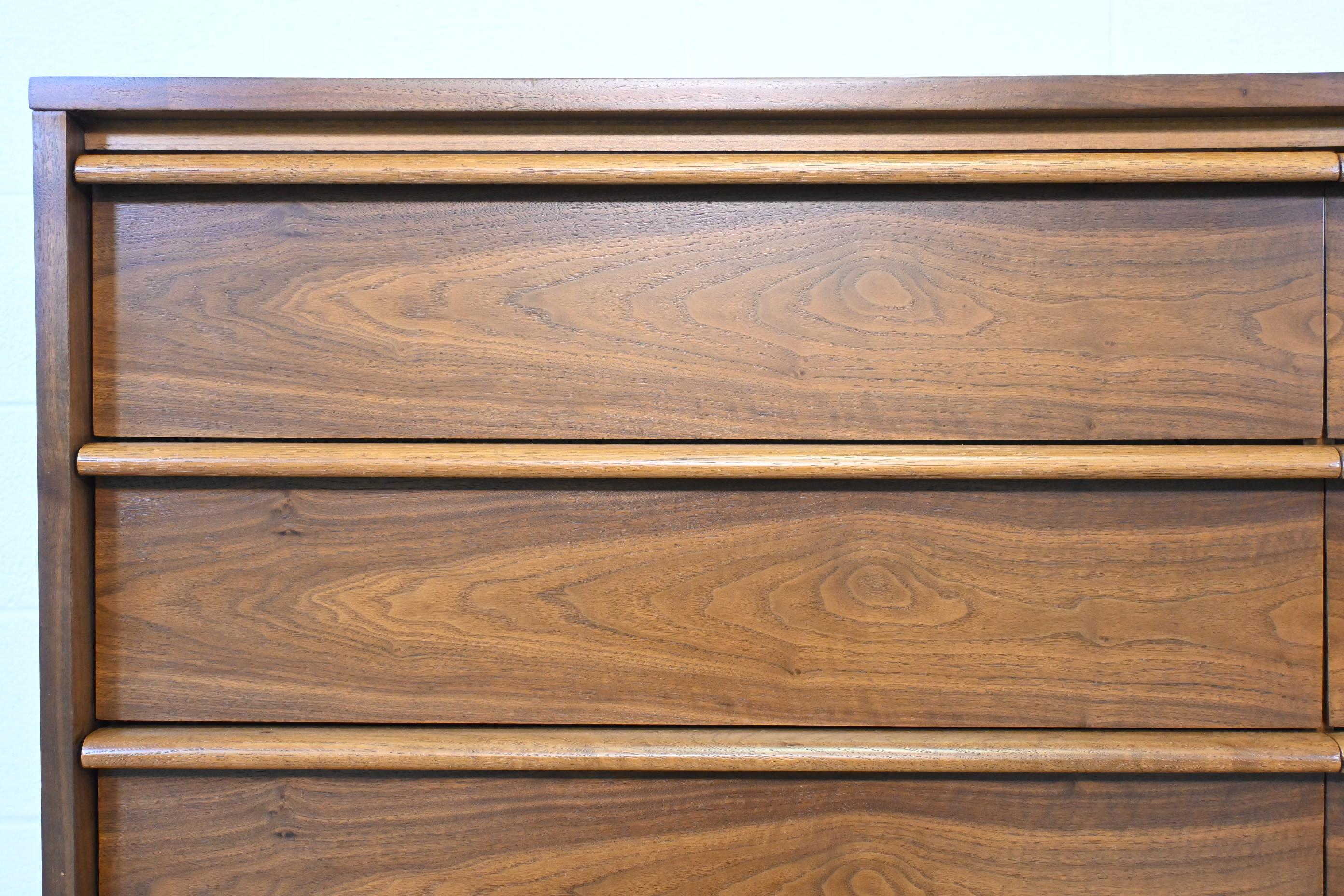 Mid-Century Modern Lane Rhythm Long Dresser 1