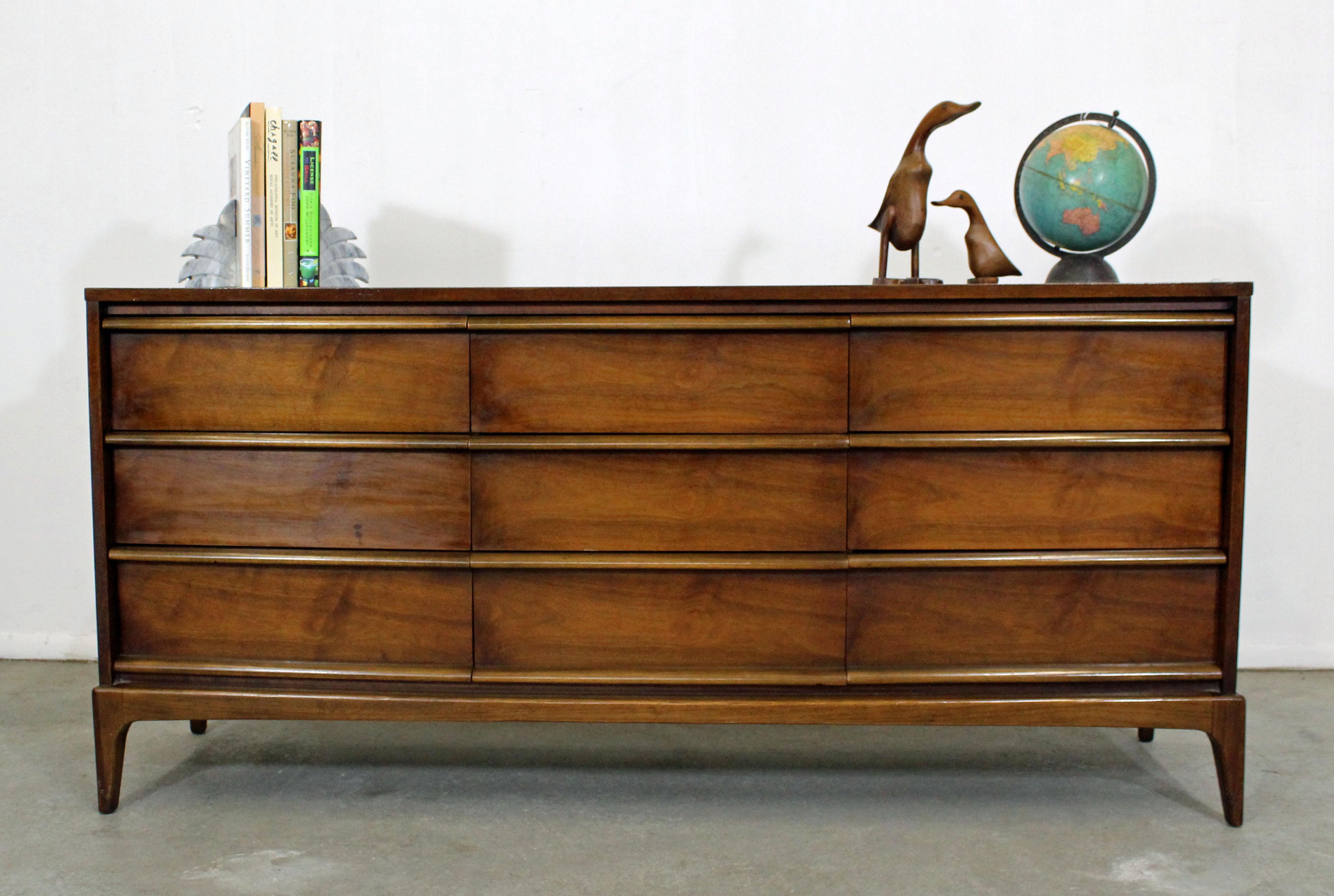 American Mid-Century Modern Lane 'Rhythm' Sculptural Walnut Dresser Credenza