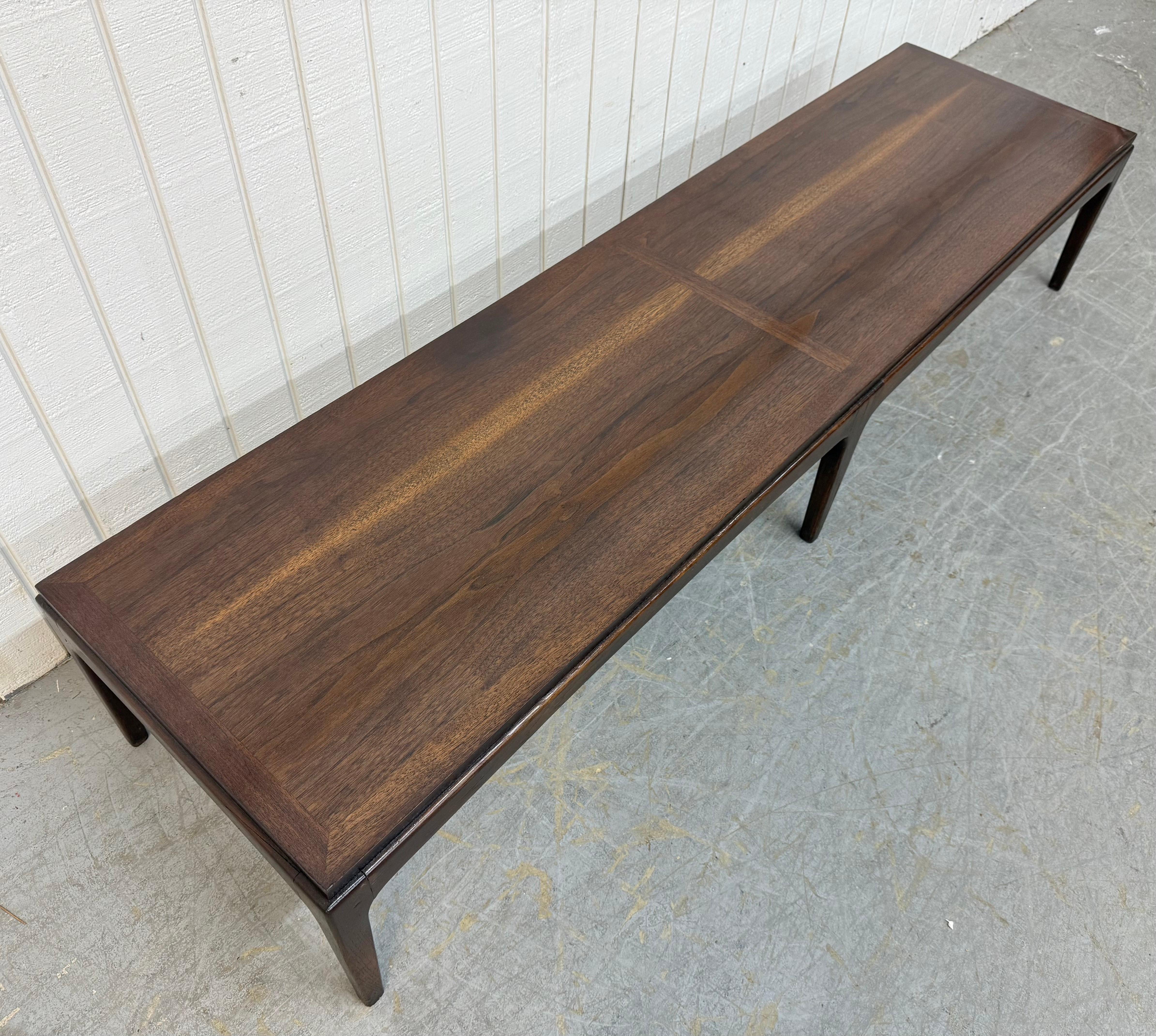 Mid-Century Modern Table basse en noyer Rhythm de Lane, moderne du milieu du siècle dernier en vente