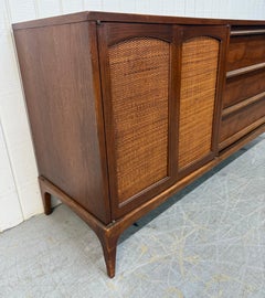 Mid-Century Modern Lane's Sideboard Rhythm Walnut (buffet en noyer)
