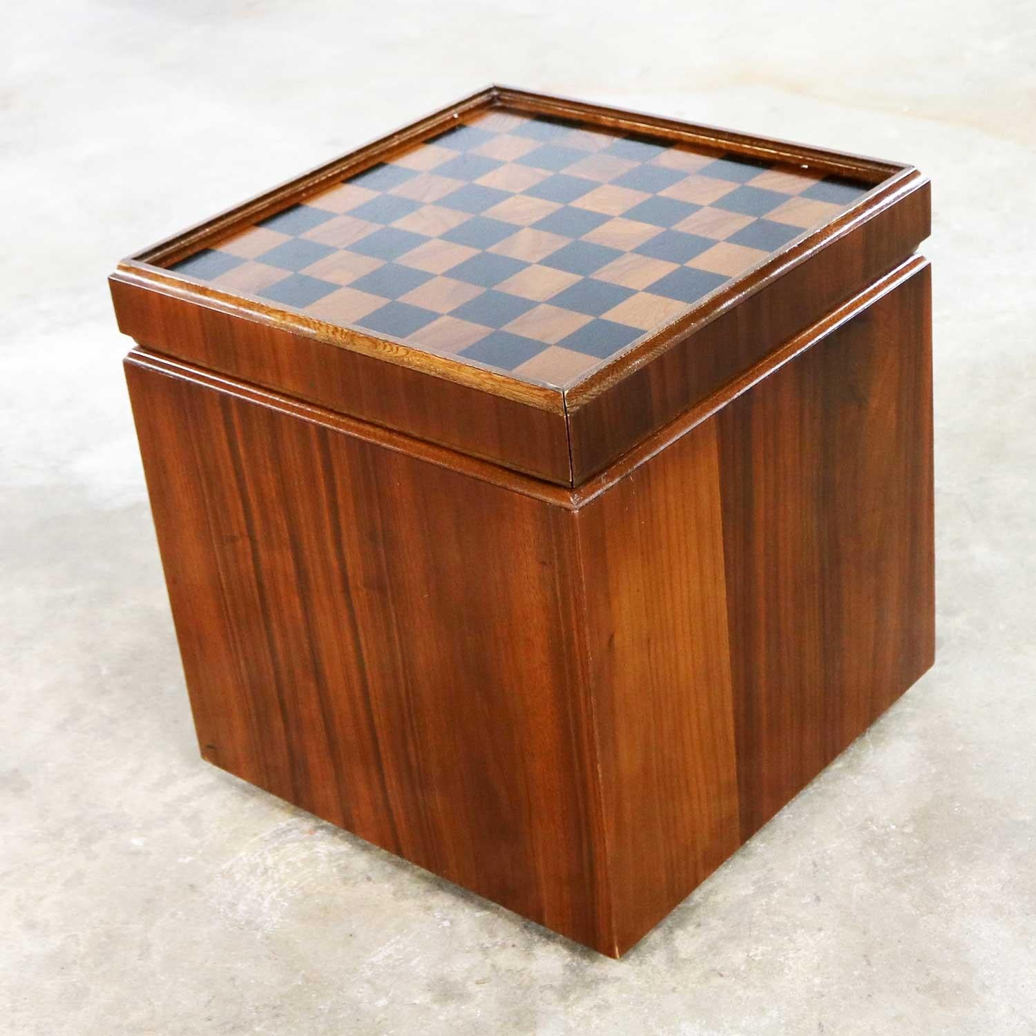 Mid-Century Modern Lane Rolling Cube Storage Ottoman Table, Game Board Flip Top In Good Condition In Topeka, KS