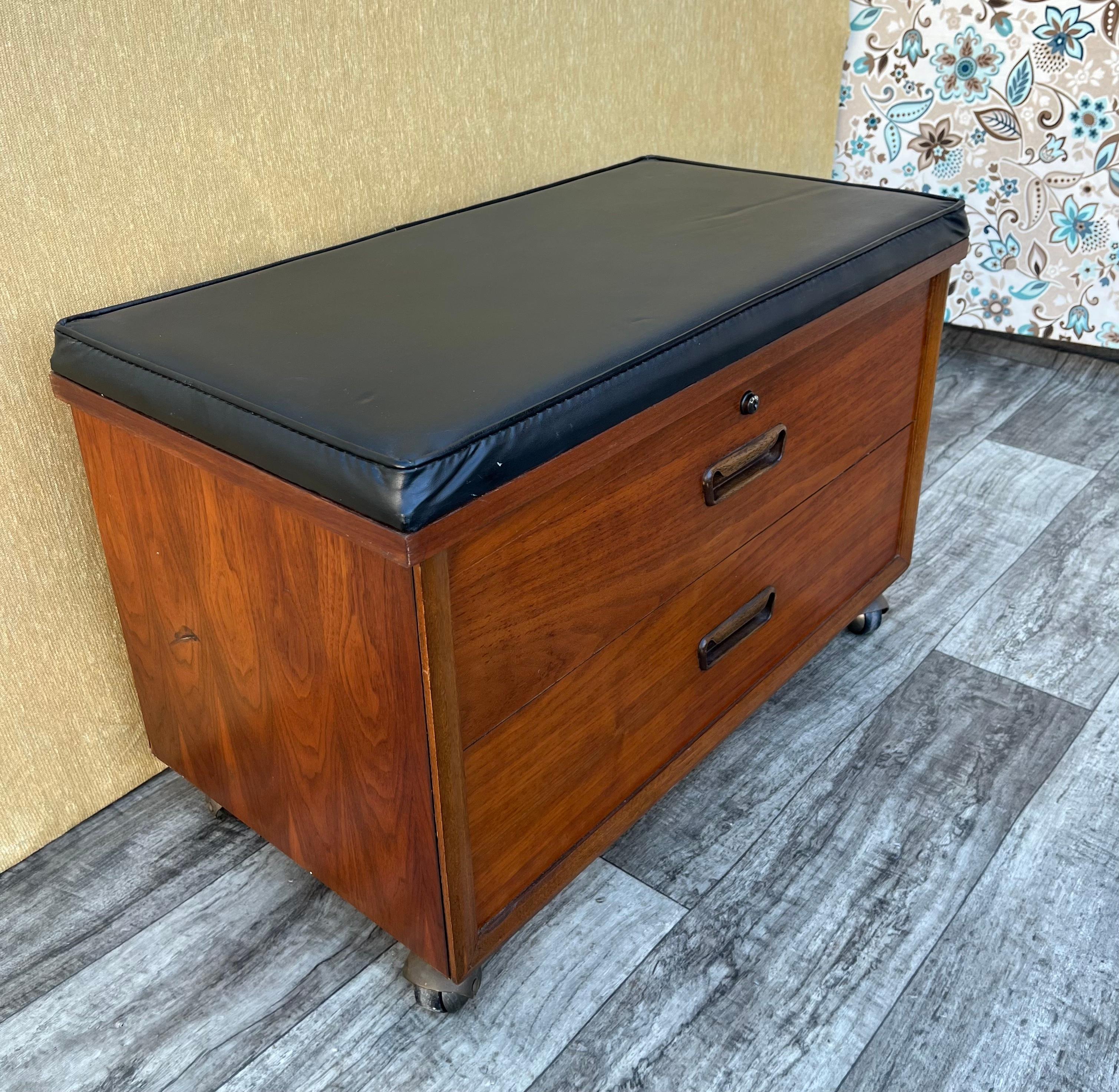 American Mid Century Modern Lane Rolling Record Storage Bench. Circa 1970s. For Sale