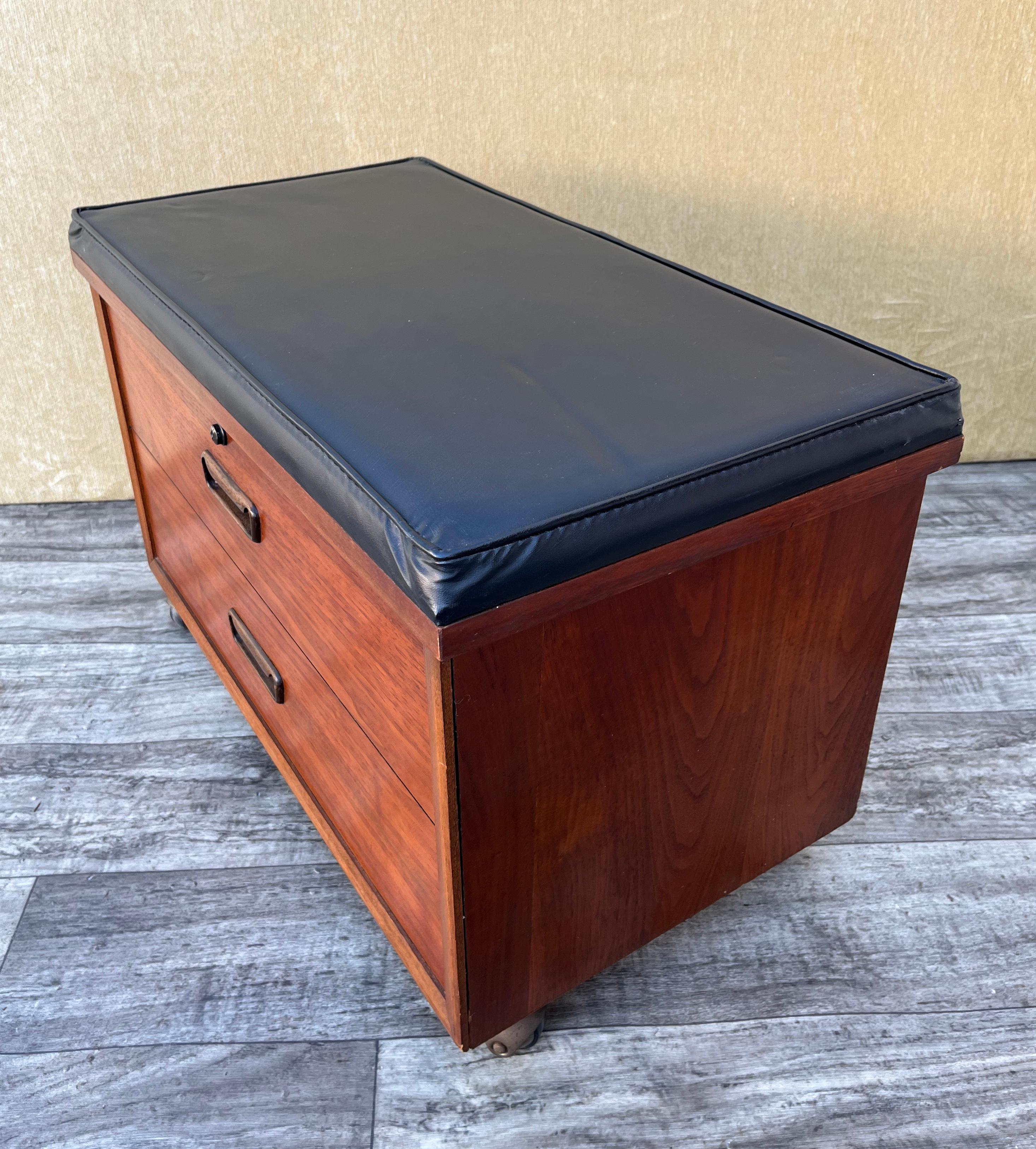 American Mid Century Modern Lane Rolling Record Storage Bench. Circa 1970s. For Sale