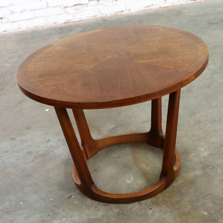 MidCentury Modern Lane Round Drum End Table 99722 from the Rhythm