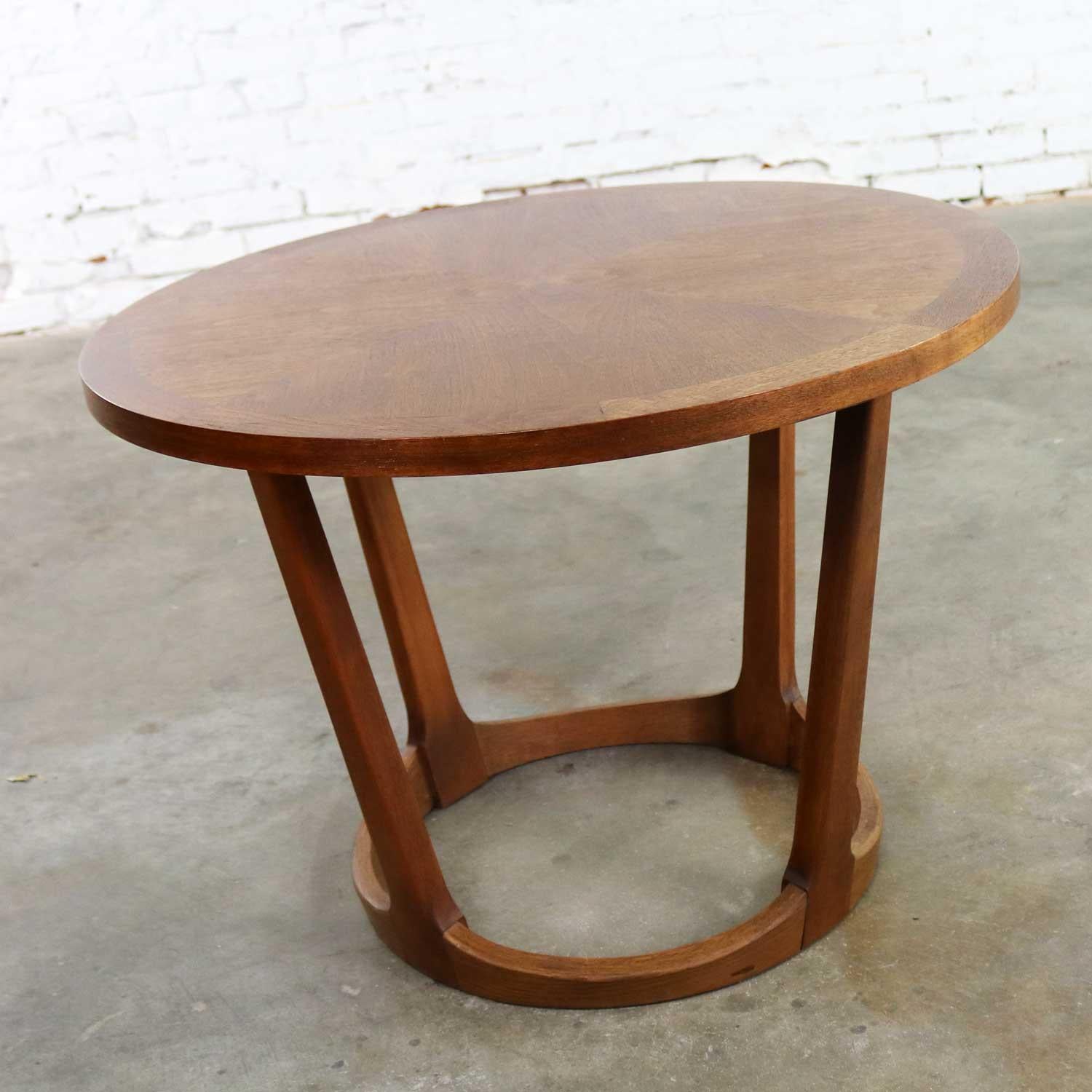 American Mid-Century Modern Lane Round Drum End Table 997-22 from the Rhythm Collection