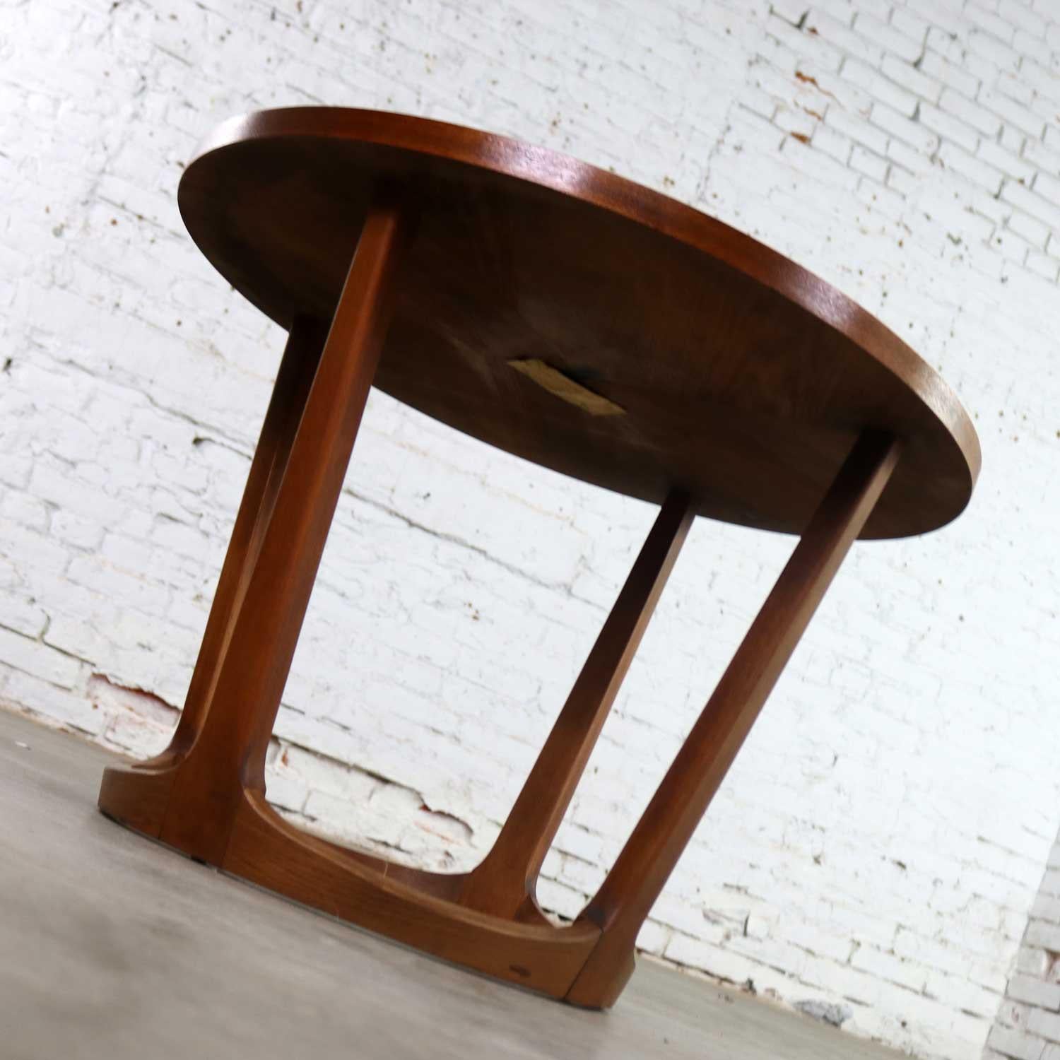 20th Century Mid-Century Modern Lane Round Drum End Table 997-22 from the Rhythm Collection
