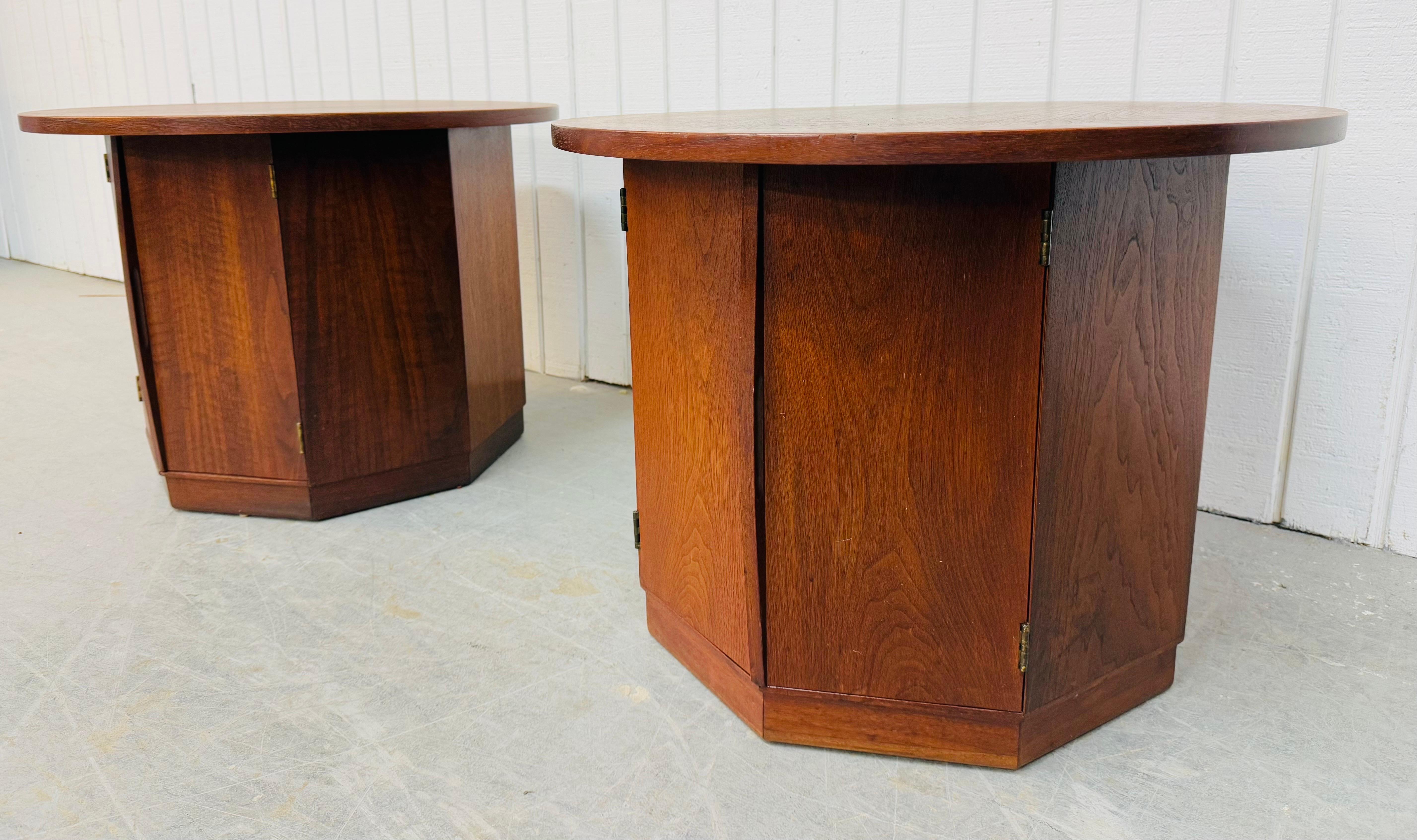 Wood Mid-Century Modern Lane Round Walnut Side Tables - Set of 2