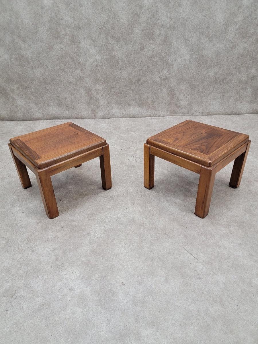 Mid Century Modern Lane Side Tables - Pair 

The Mid Century Modern Lane Side Tables are a stunning pair that embodies the elegance and simplicity of mid-century design. Crafted with high-quality materials, these tables feature clean lines and a