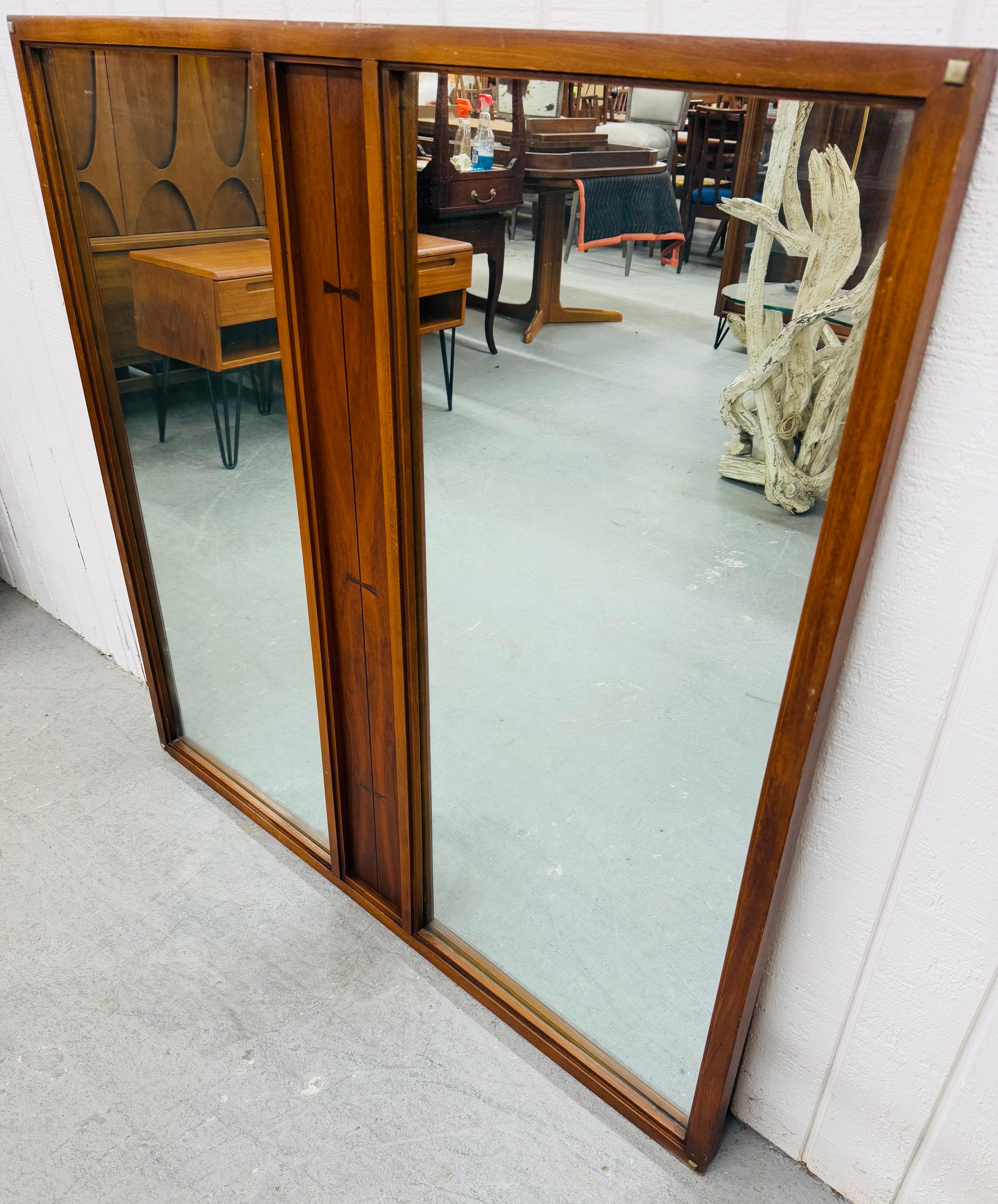 Mid-Century moderno Specchio doppio in noce Lane's Tuxedo di metà secolo moderno in vendita