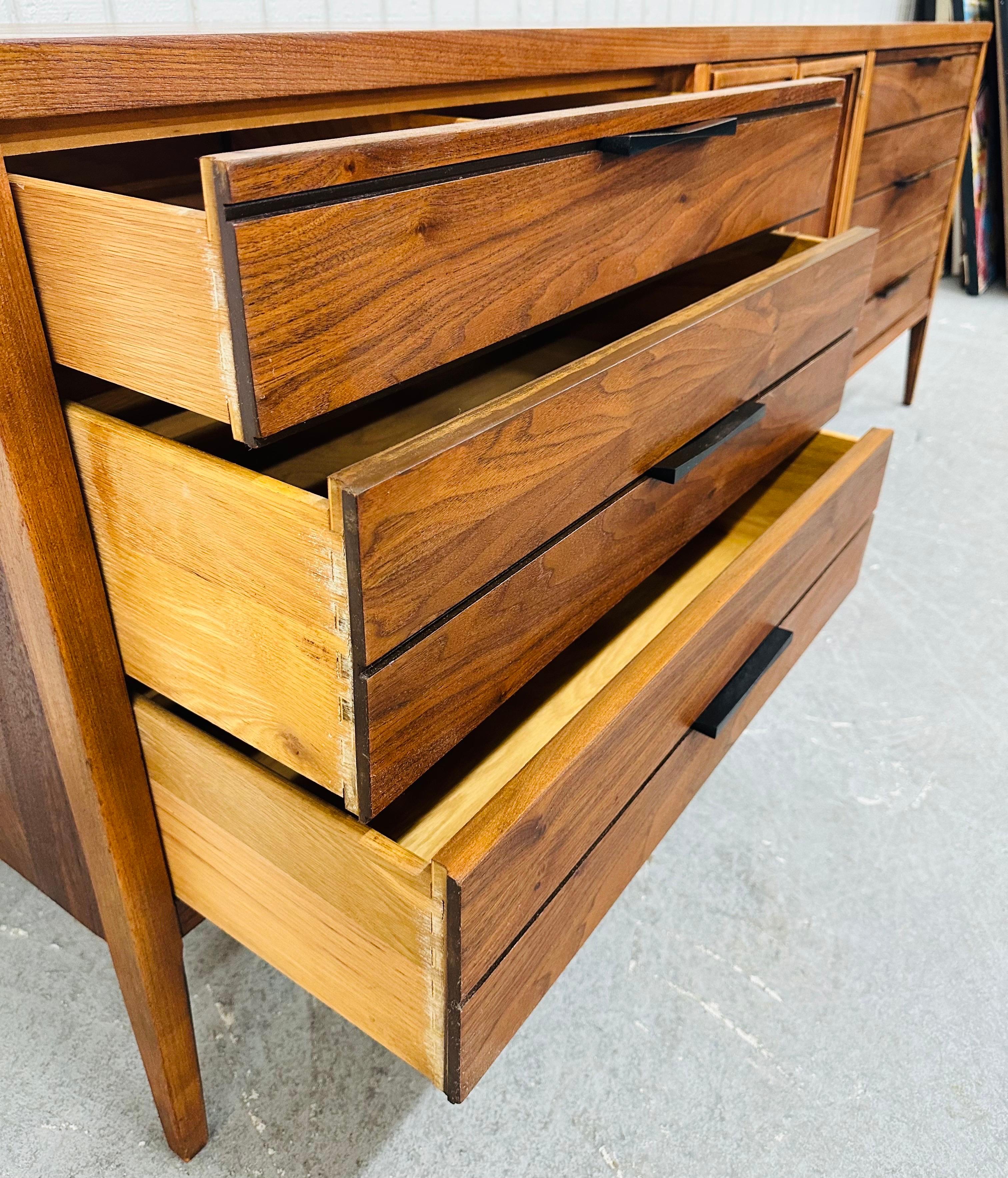 Mid-Century Modern Lane Tuxedo Walnut Dresser For Sale 4