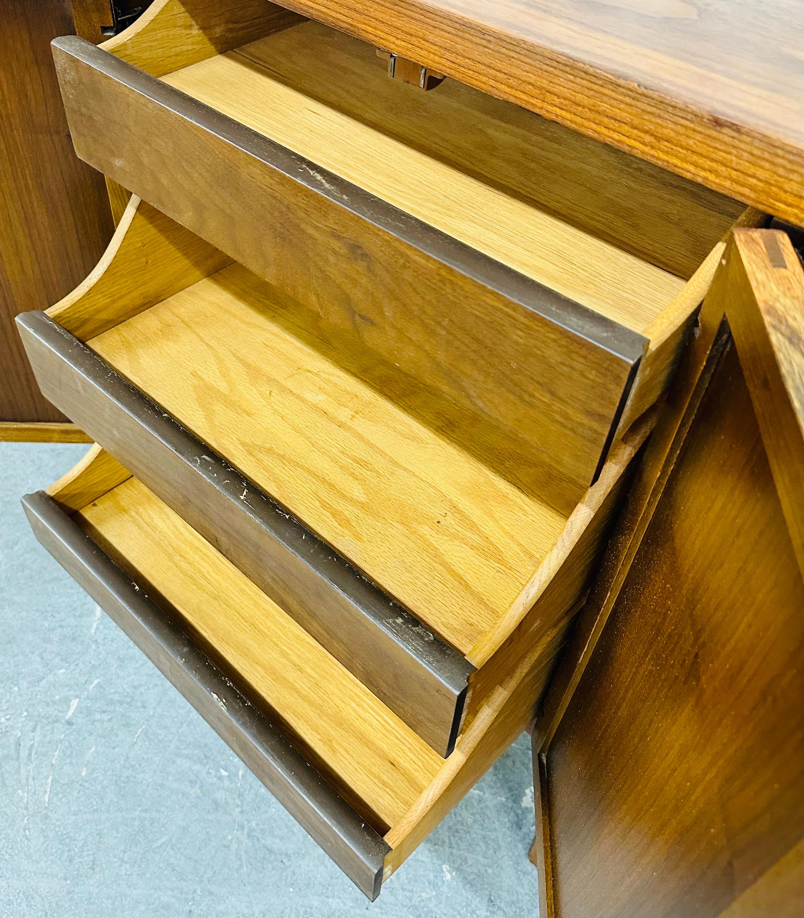 Mid-Century Modern Lane Tuxedo Walnut Dresser For Sale 3