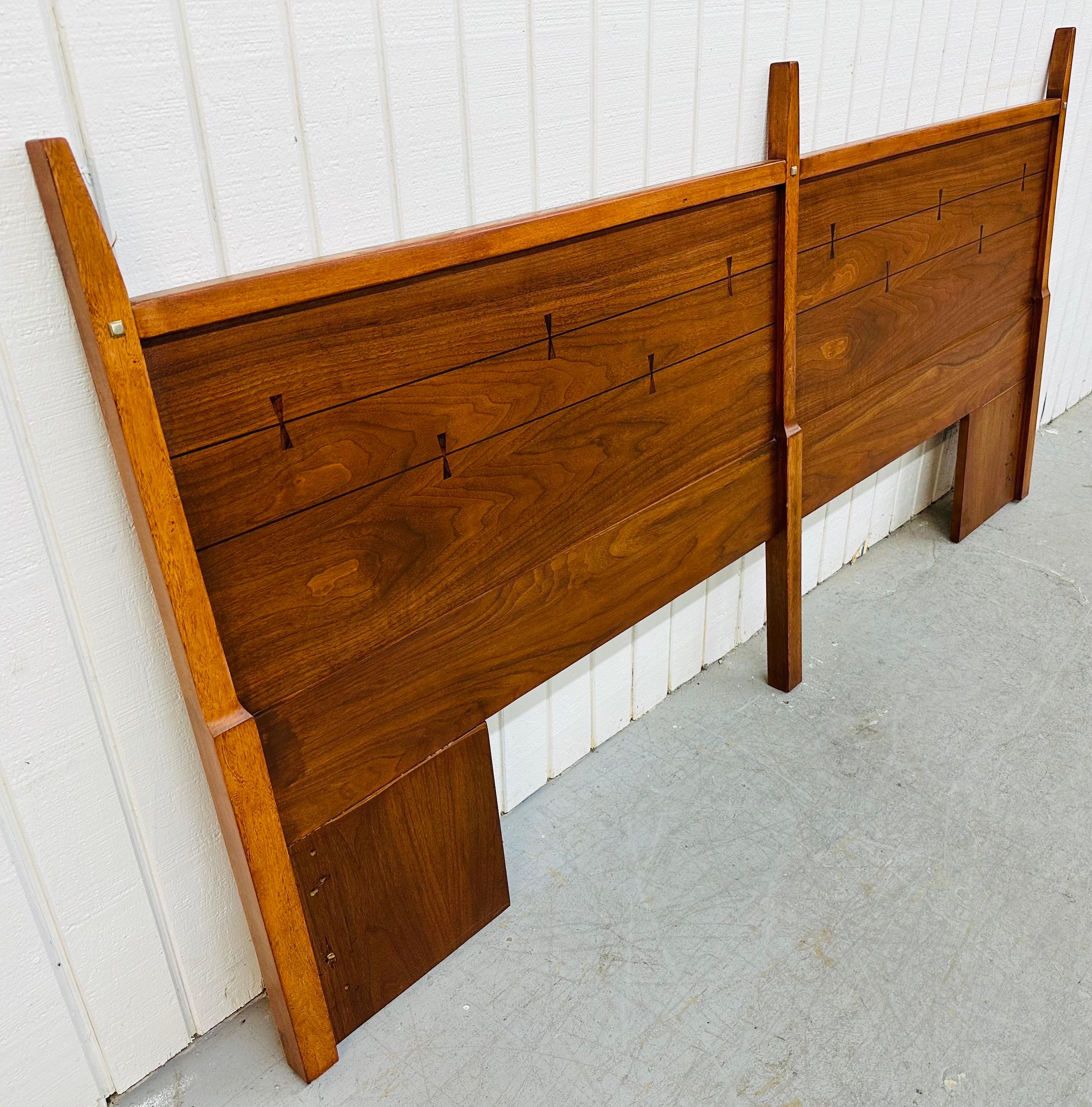 This listing is for a Mid-Century Modern Lane Tuxedo Walnut King Headboard. Featuring a straight line design, iconic Tuxedo inlay, square nailhead accents on each post, and a beautiful walnut finish. This is an exceptional combination of quality and
